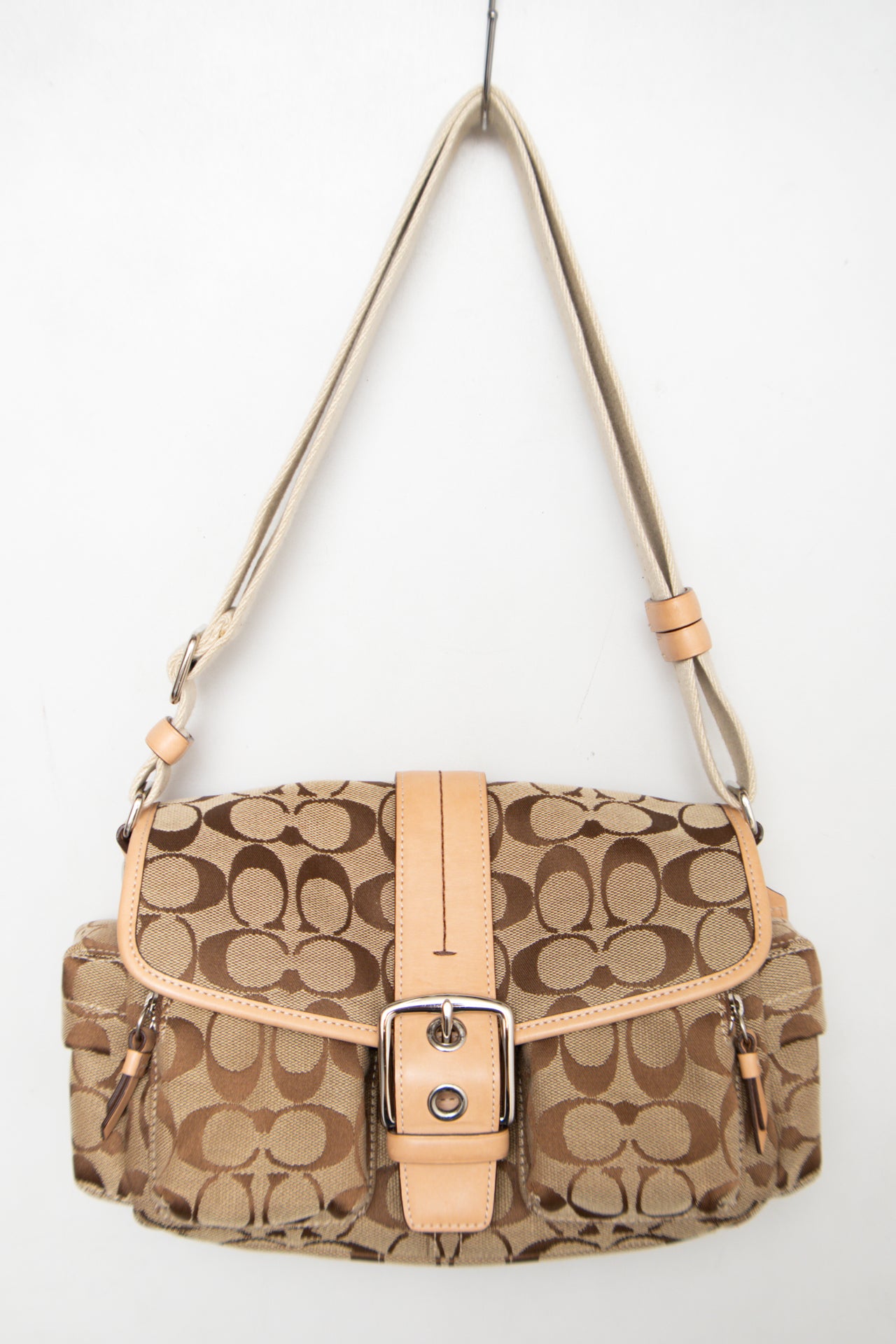 #166 Coach Shoulder Bag Beige | c. 180 | Size