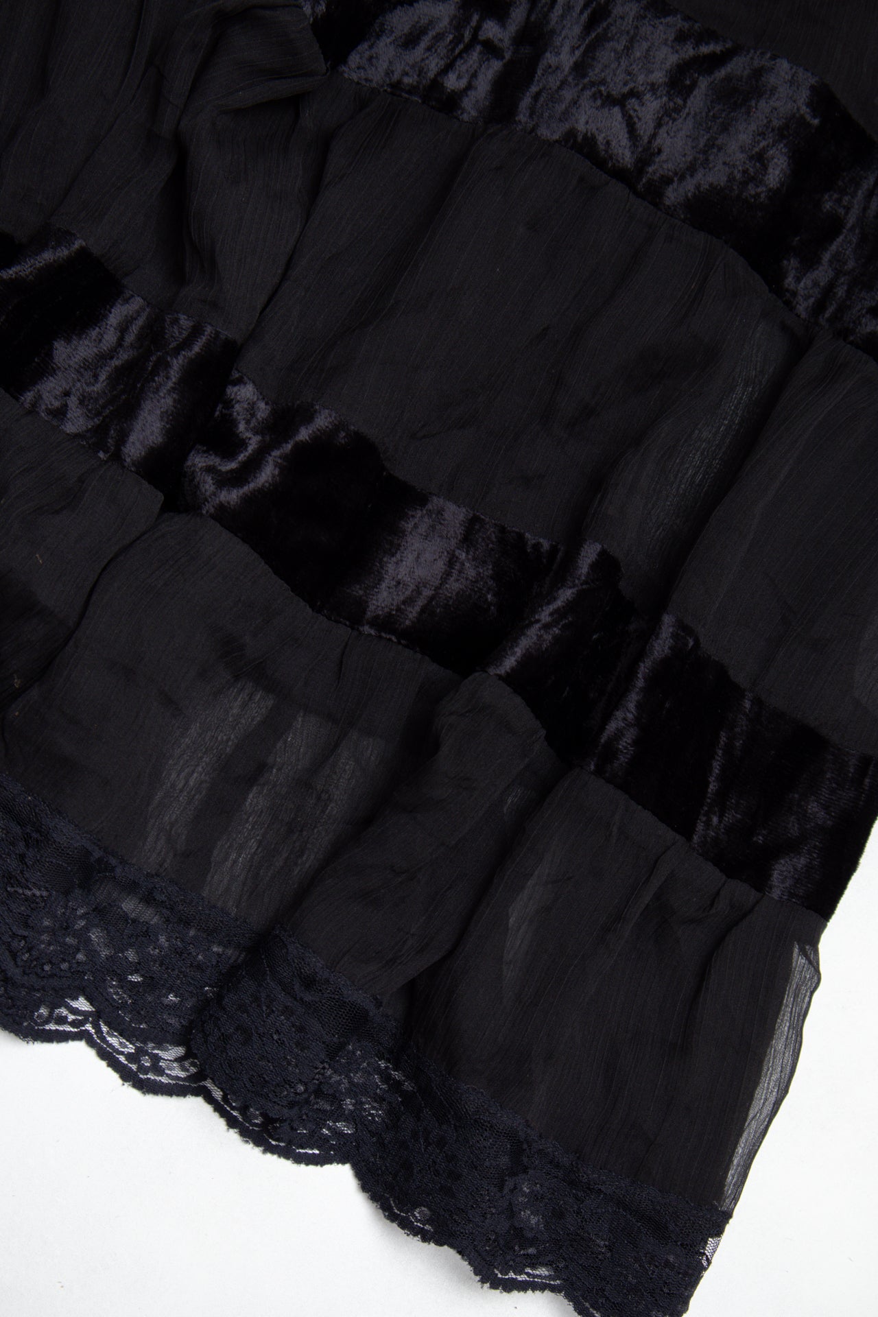 #110 Fleurish Skirt Black | c. 193 | Size 12