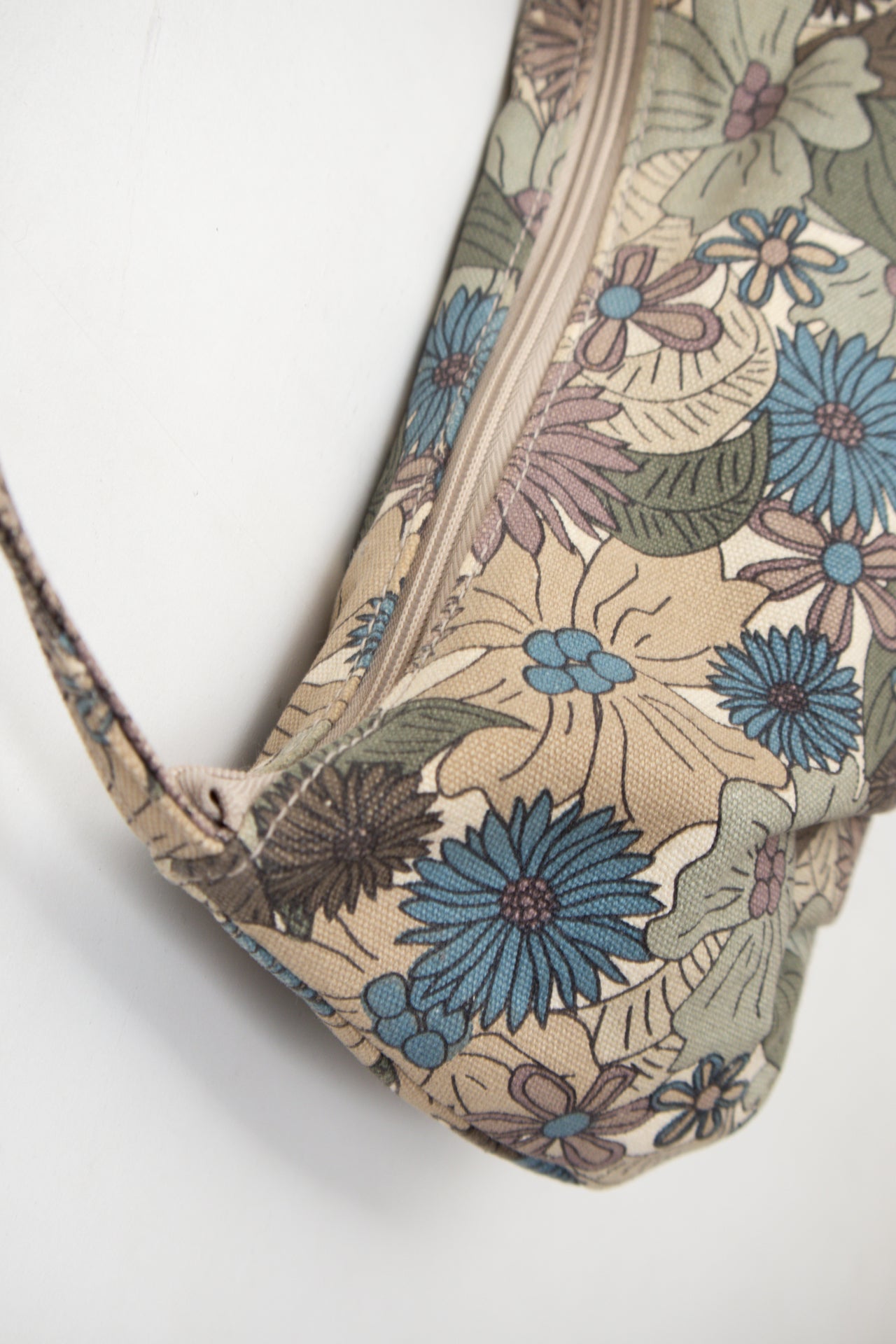 #186 H&M Shoulder Bag Beige | c. 197 | Size