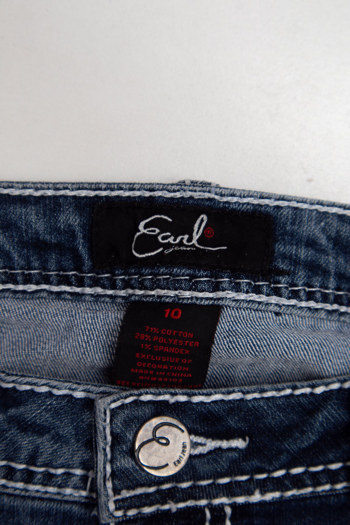 #112 Earl Jeans Capris Blue | c. 209 | Size 10