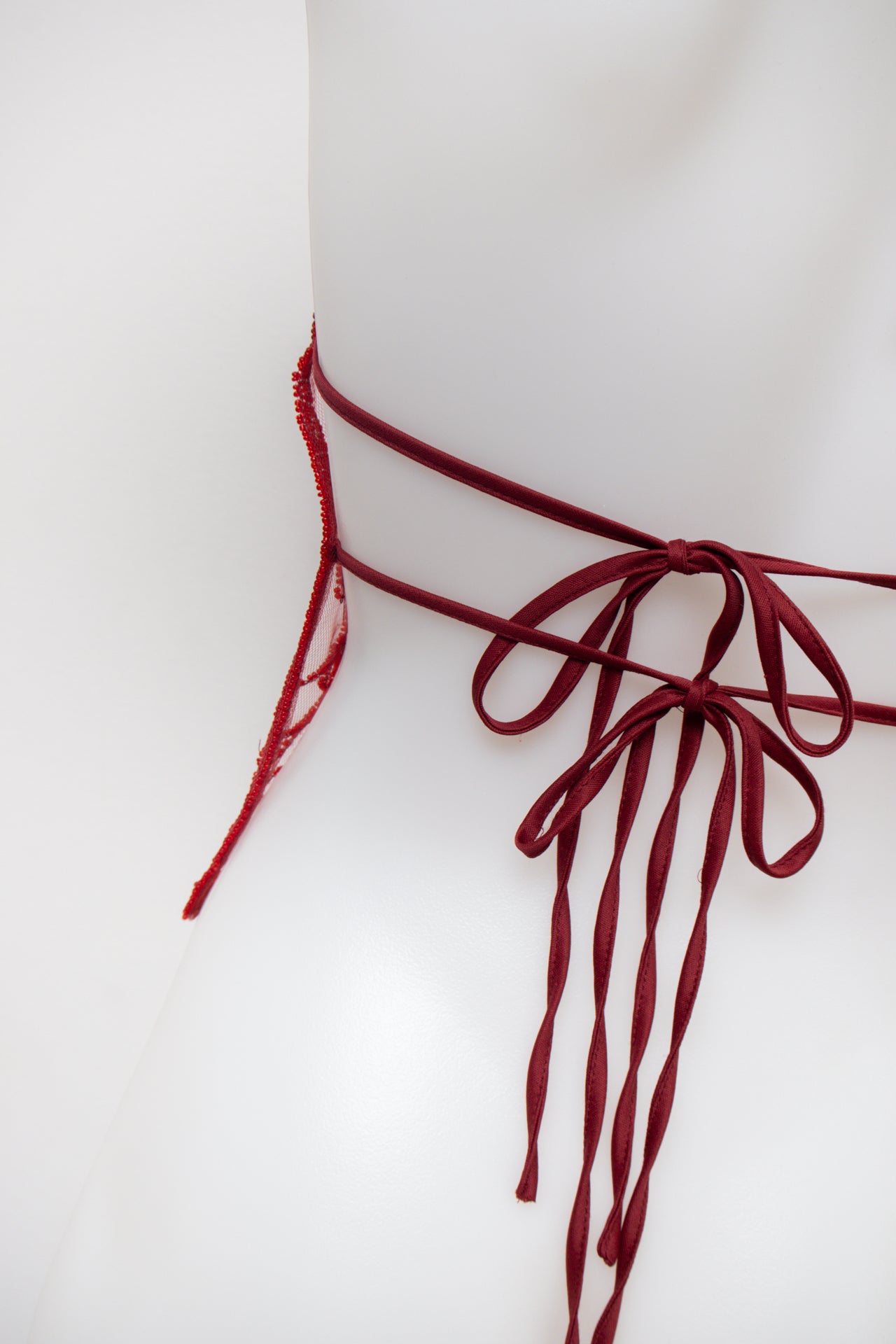 # Halter Top Red | c. | Size