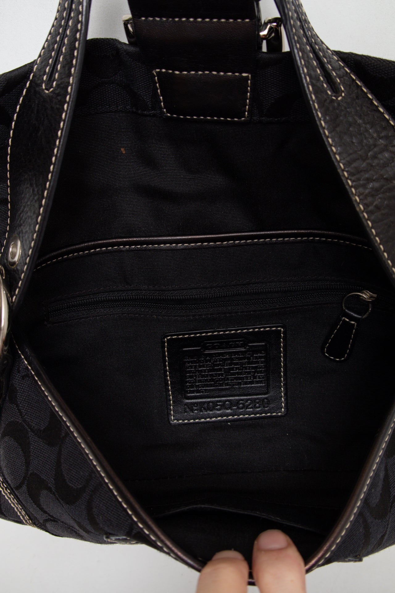 #201 Coach Shoulder Bag Black | c. 190 | Size