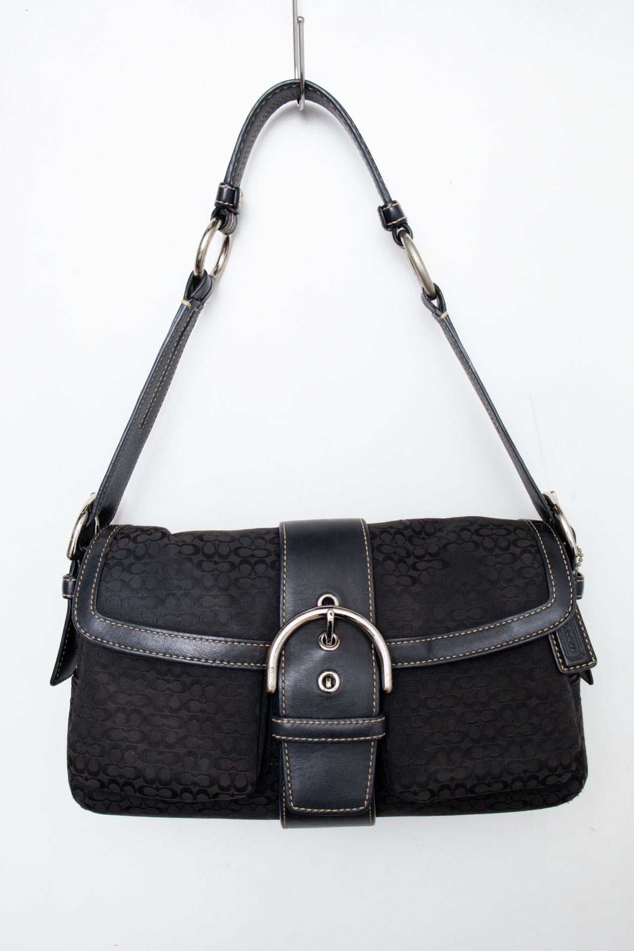 #180 Coach Shoulder Bag Black | c. 202 | Size