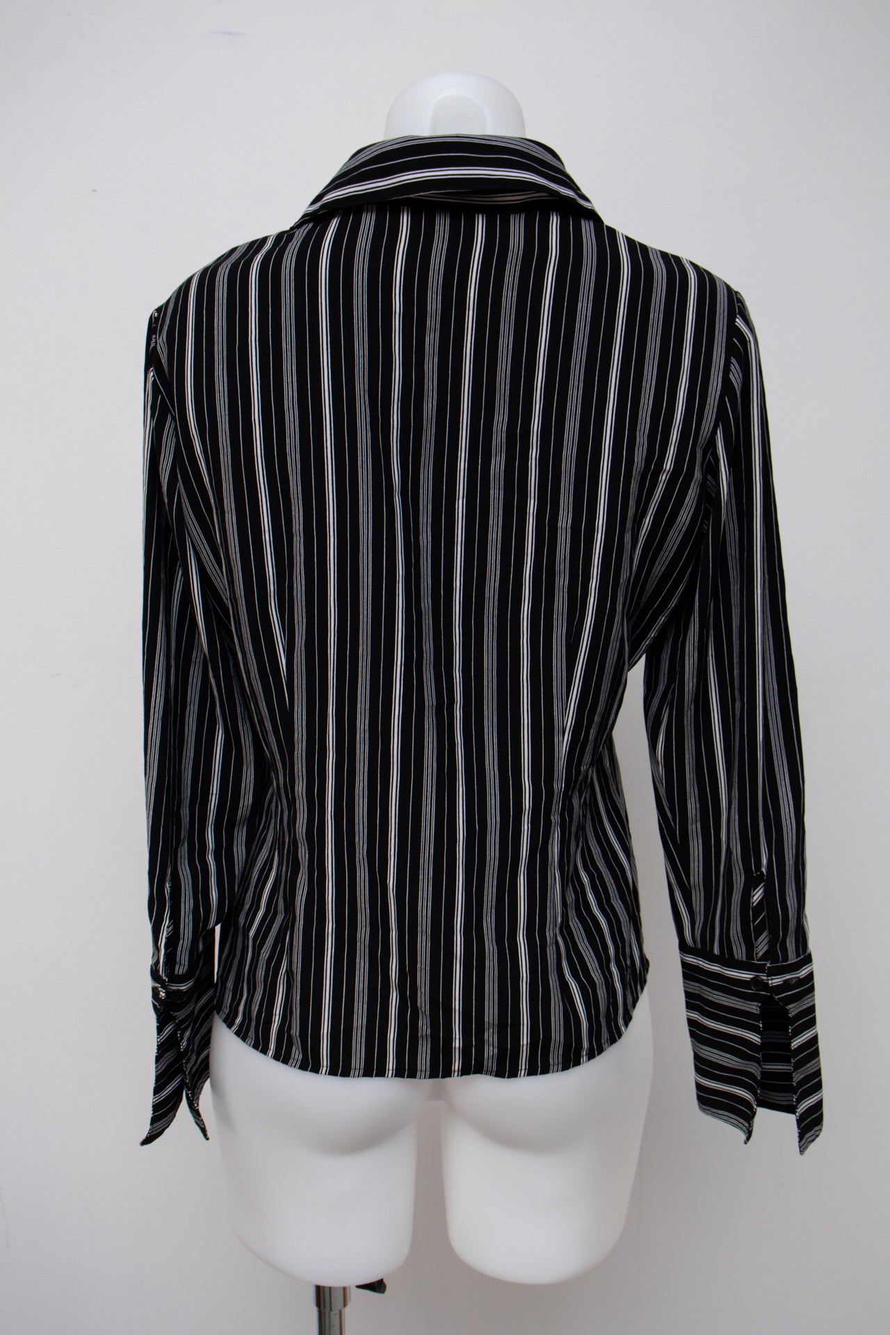 #118 Worthington T-shirt Black | c. 199 | Size 8