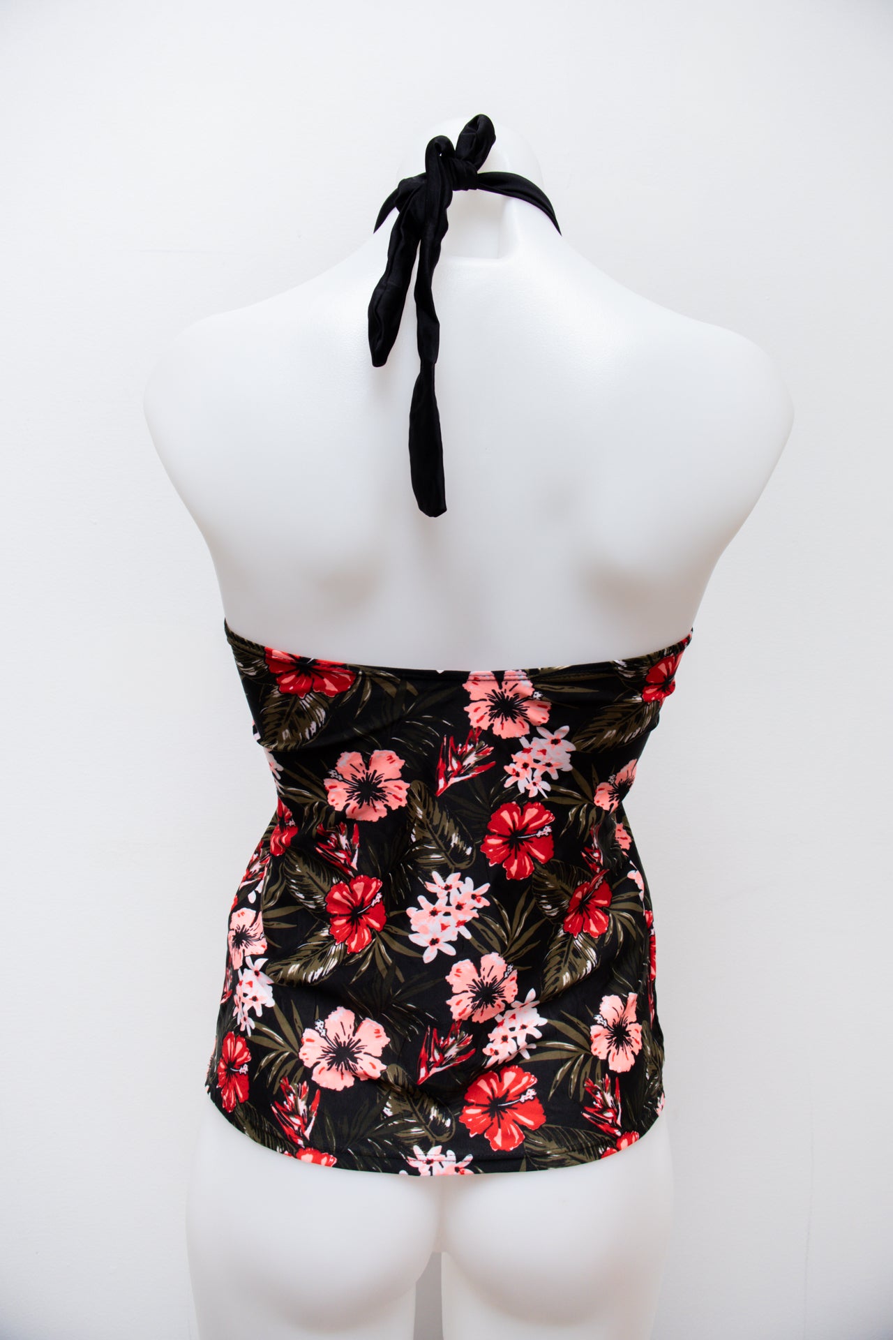 #01 Halter Top Black | c. 193 | Size 6/8