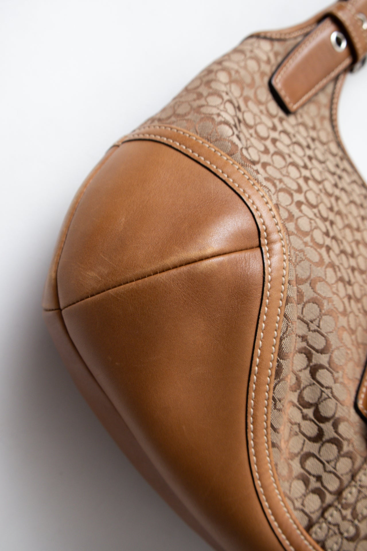 #208 Coach Shoulder Bag Brown | c. 199 | Size