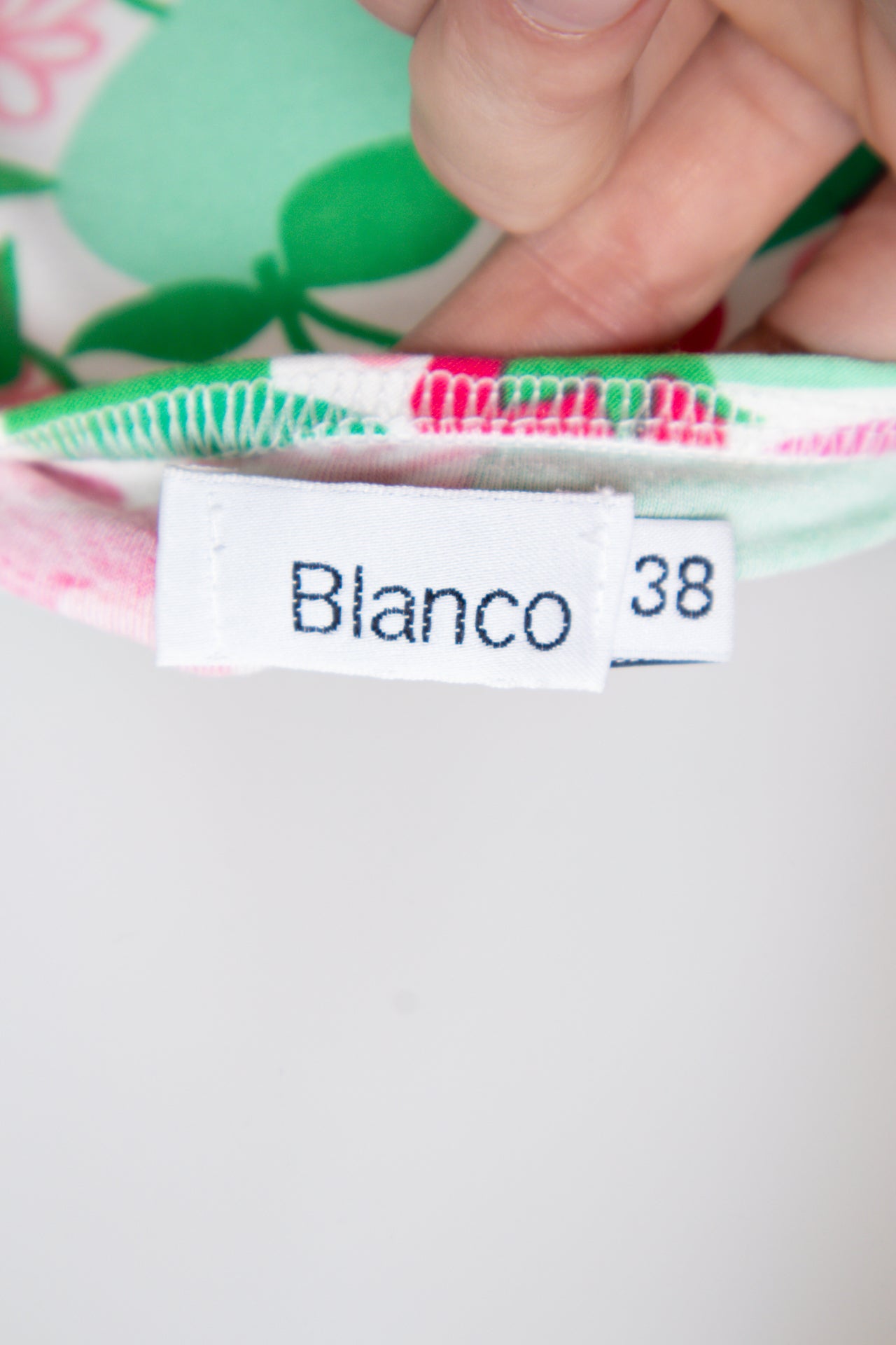 #016 Blanco Halter Top Pink | c. 203 | Size 8