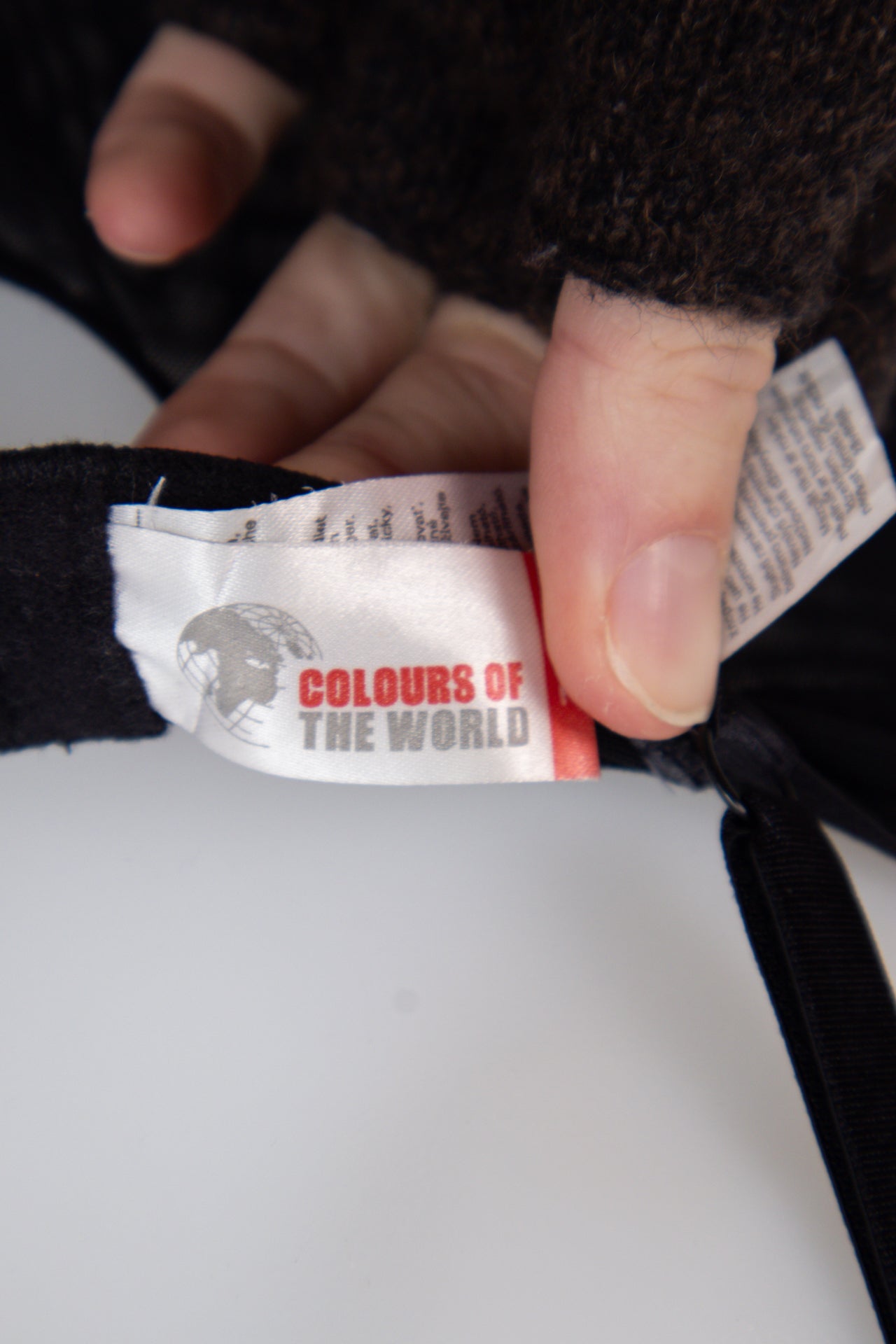 #054 Colours Of The World Camisole Top Black | c. 201 | Size 8
