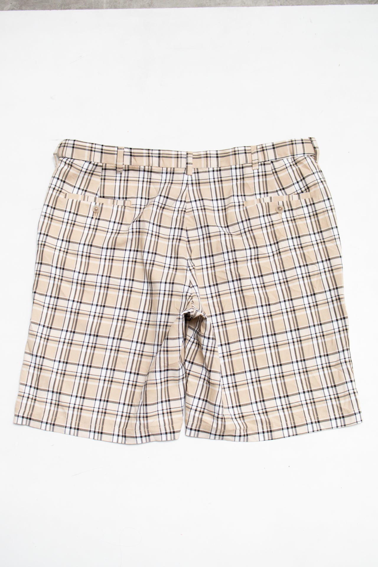 #130 Cool 18 Pro Shorts Beige | c. 183 | Size 16