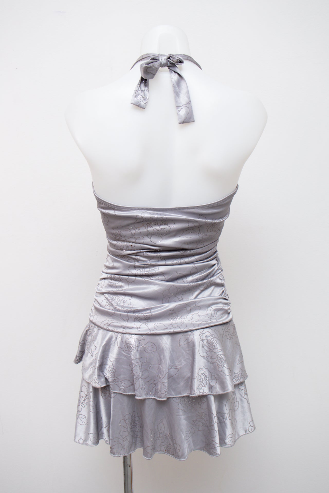 #093 Taboo Halter Top Silver | c. 202 | Size 6