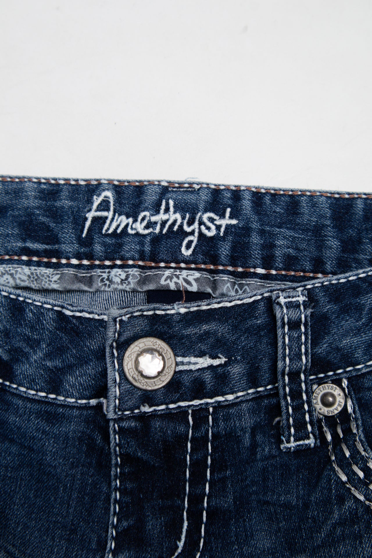 #037 Amethyst Jeans Blue | c. 206 | Size 8