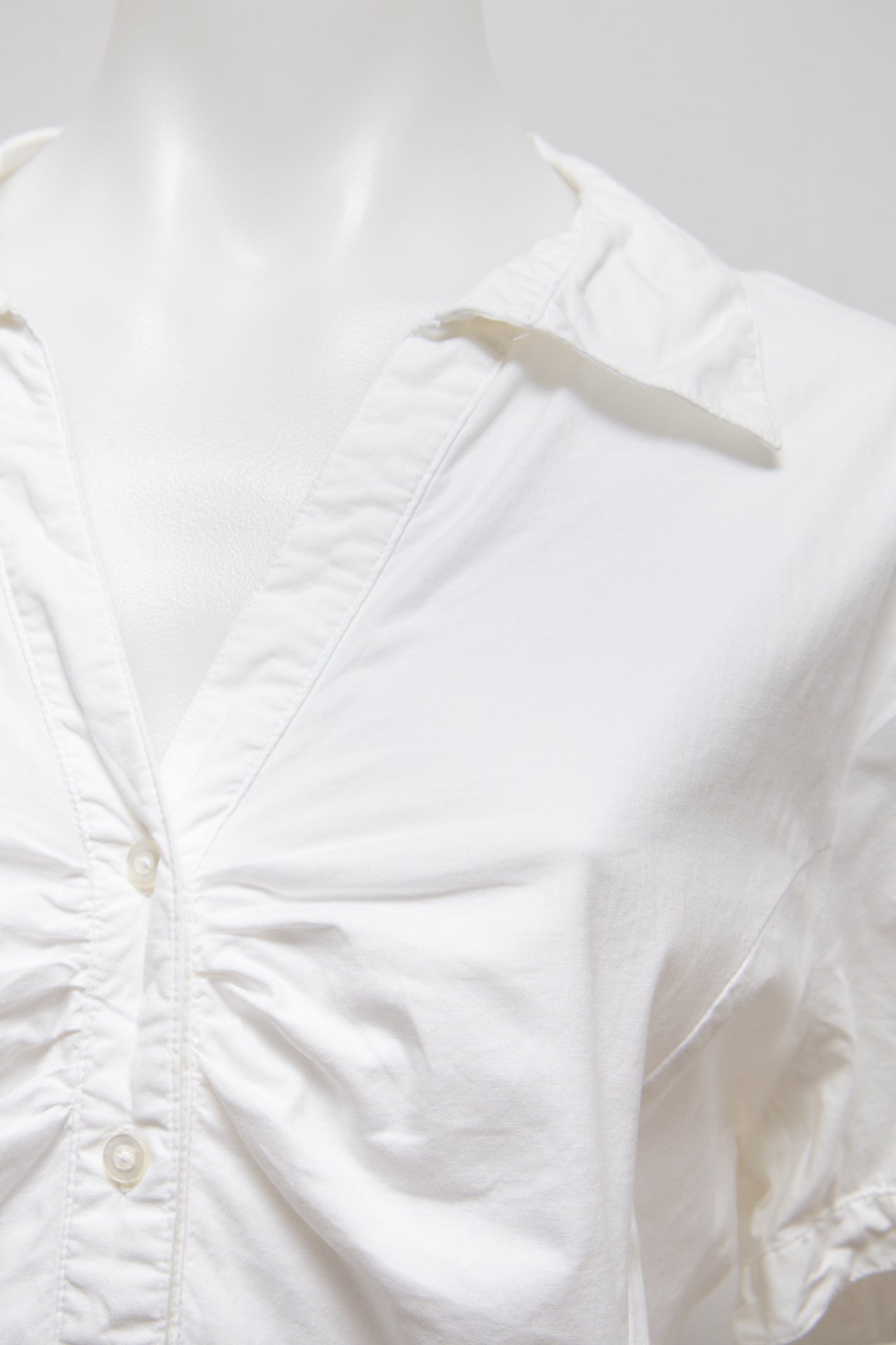 #35 George T-shirt White | c. 189 | Size 12/14