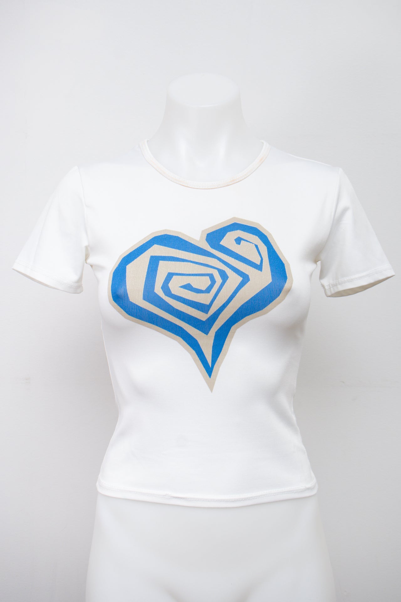 #68 Byven T-shirt White | c. 198 | Size 6