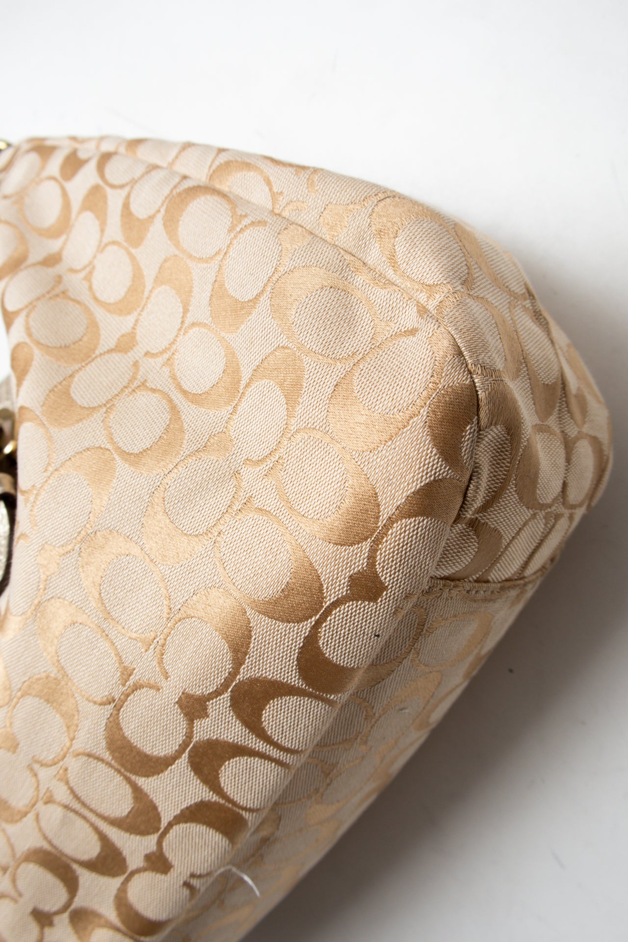 #202 Coach Shoulder Bag Beige | c. 203 | Size