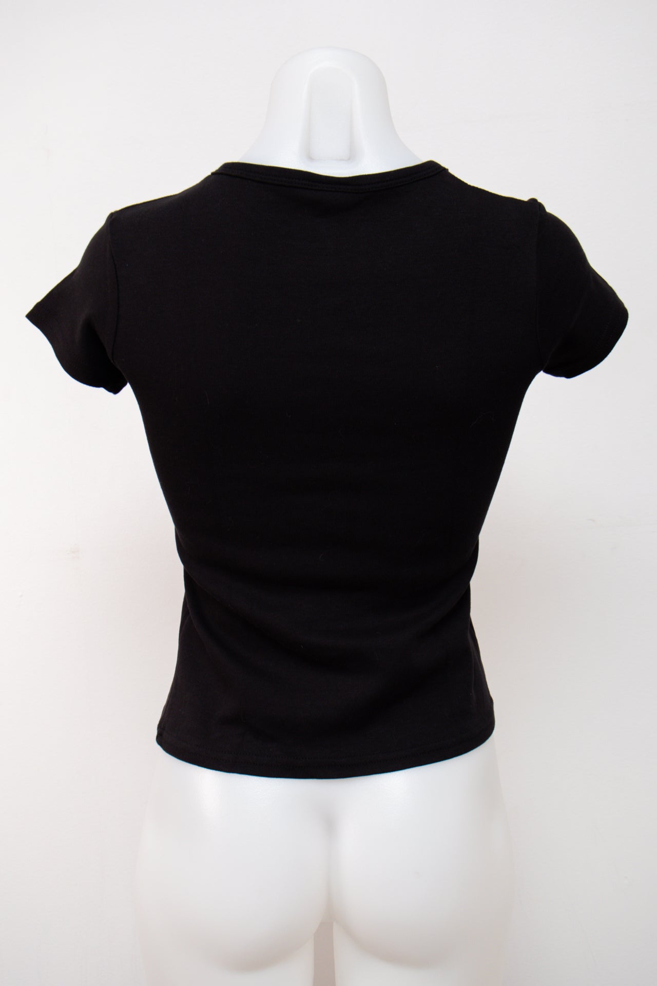 #193 Teeshop T-shirt Black | c. 205 | Size 6/8