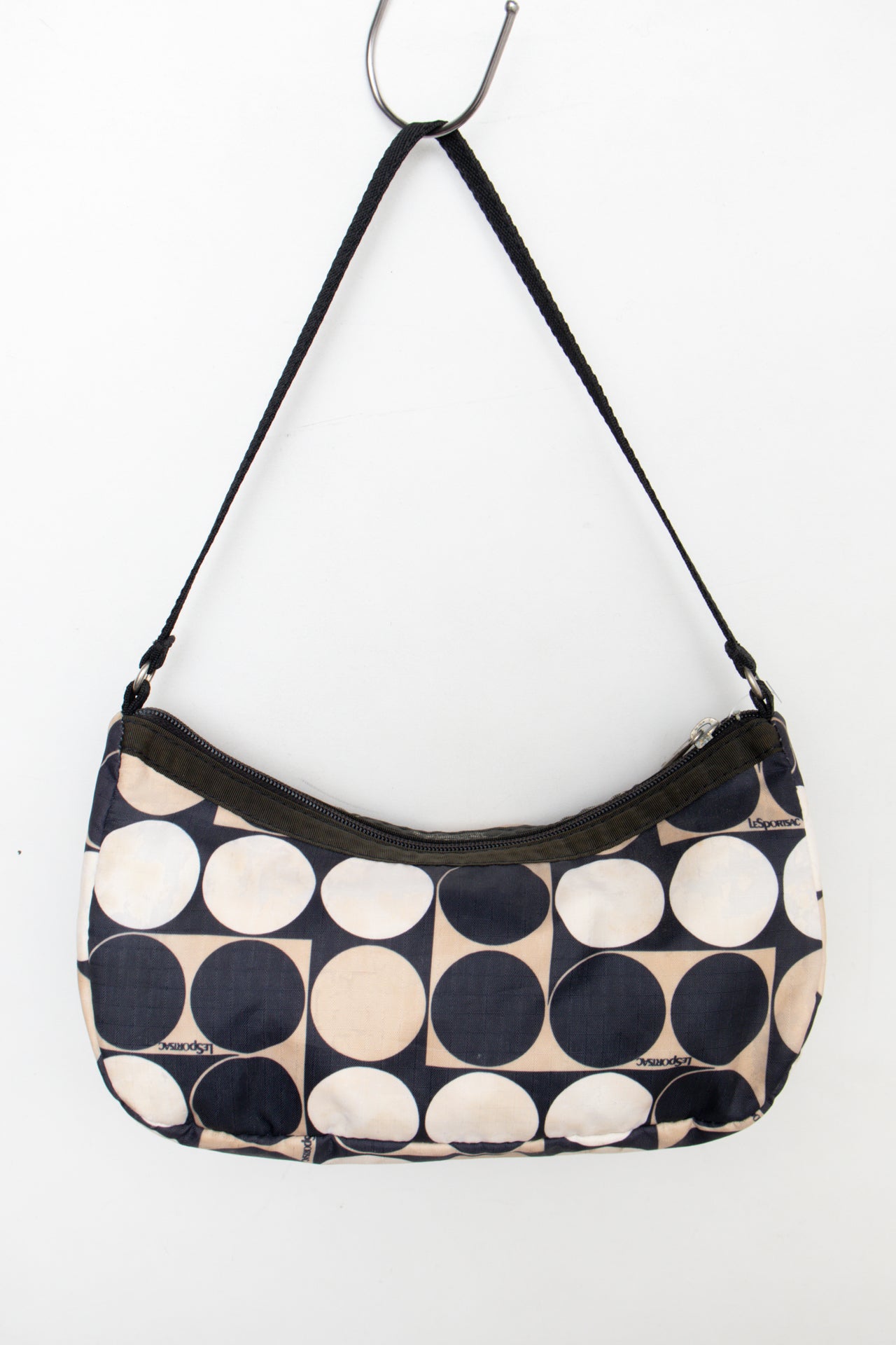 #199 Lesportsac Shoulder Bag Black | c. 196 | Size