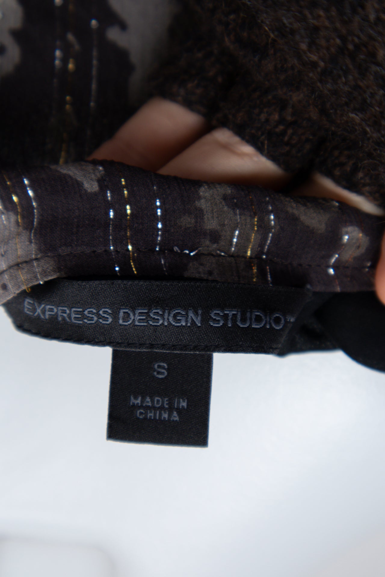#069 Express Design Studio T-shirt Black | c. 200 | Size 8