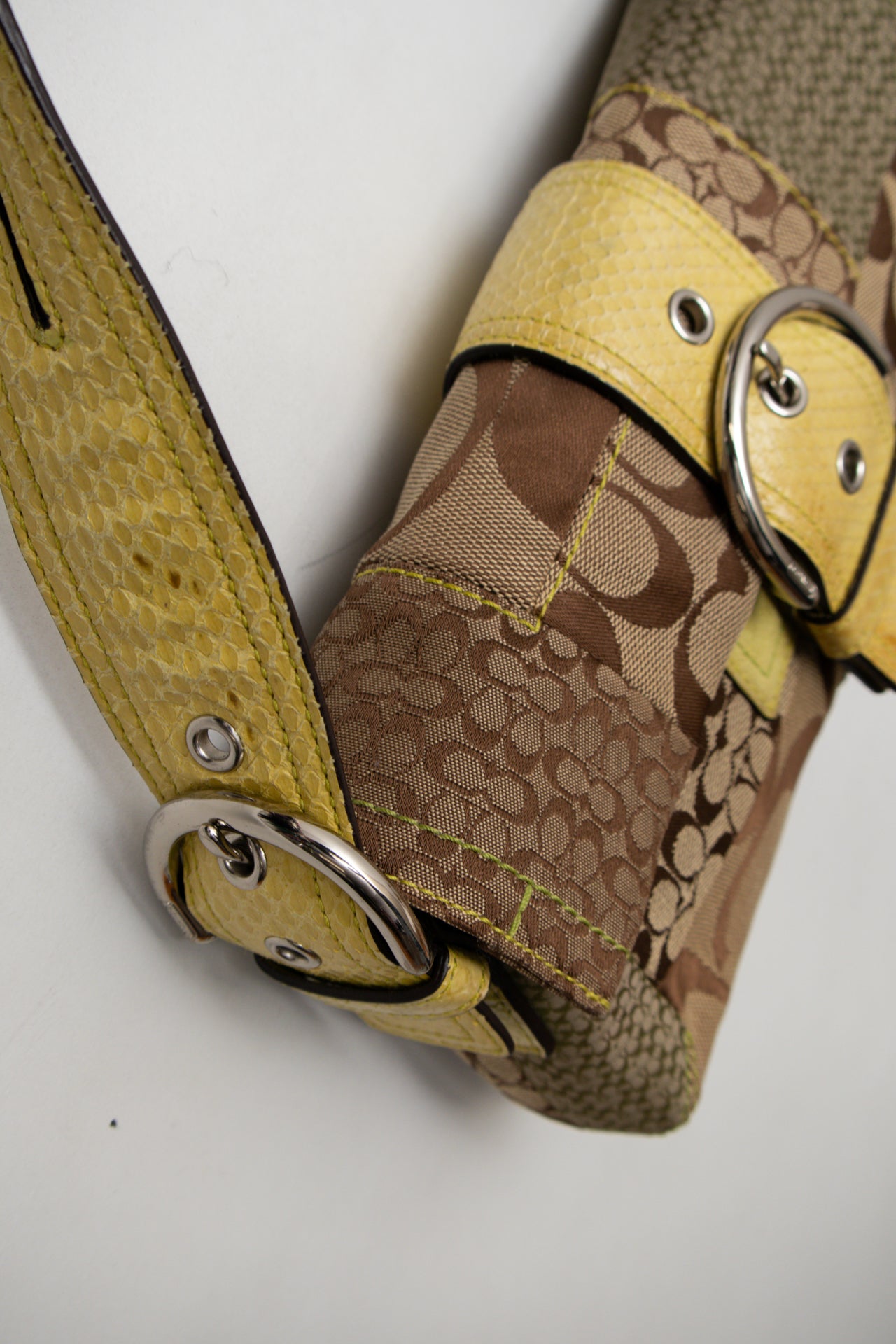 #185 Coach Flat Soho Bag Brown | c. 196 | Size