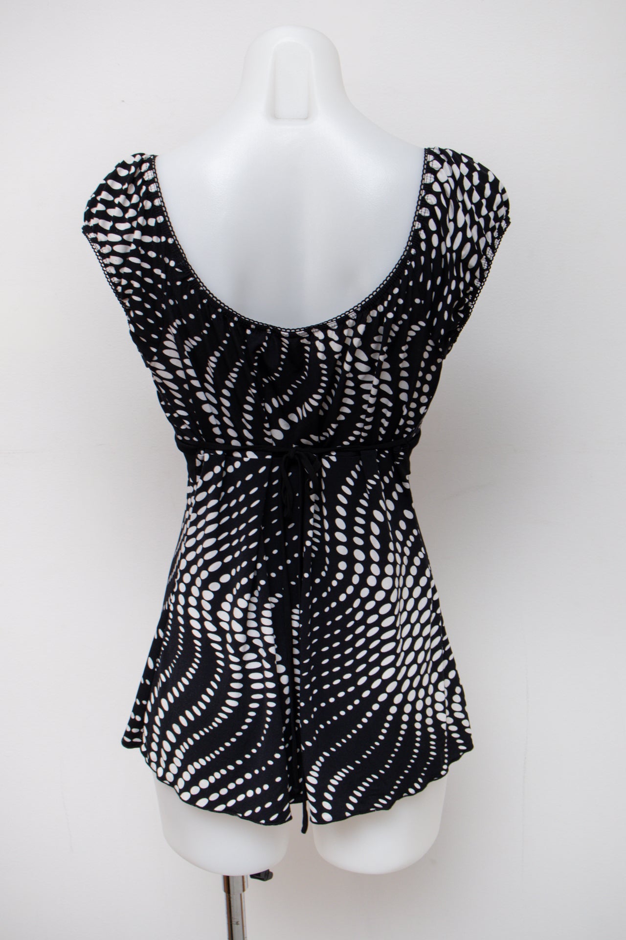 #53 Tank Top Black | c. 195 | Size 10