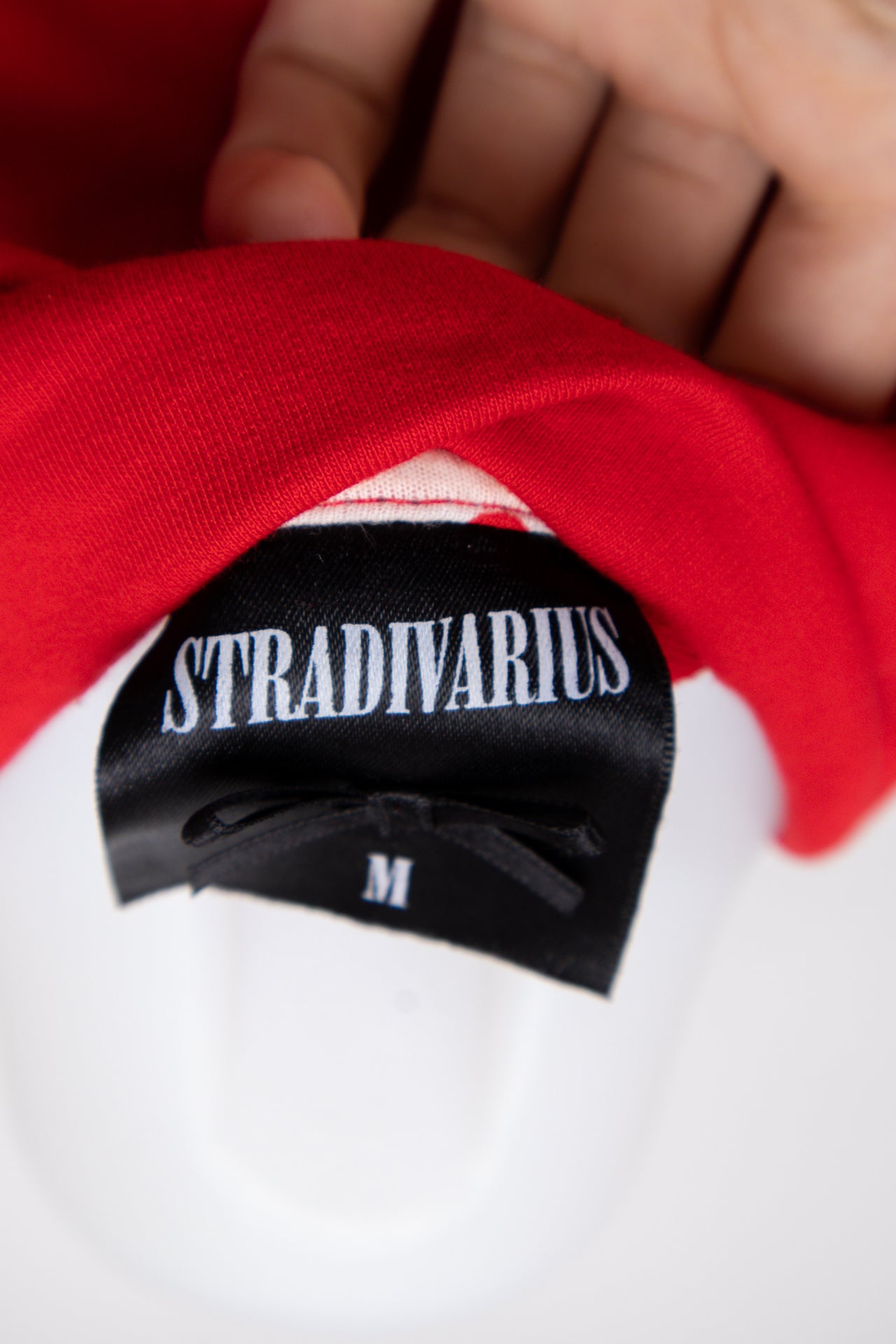 #134 Stradivarius T-shirt Red | c. 198 | Size 6