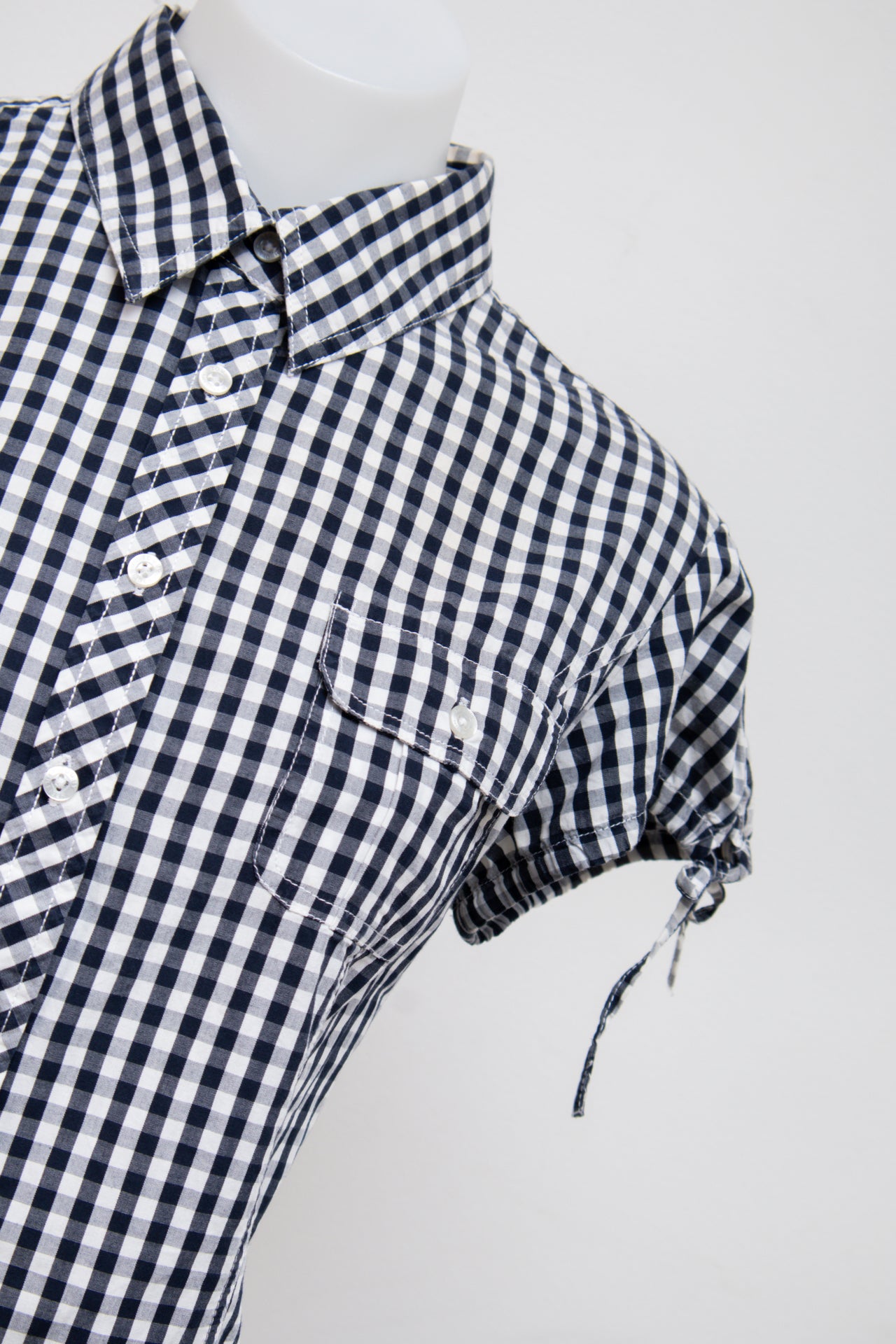 #92 Tommy Hilfiger T-shirt Black | c. 197 | Size 10
