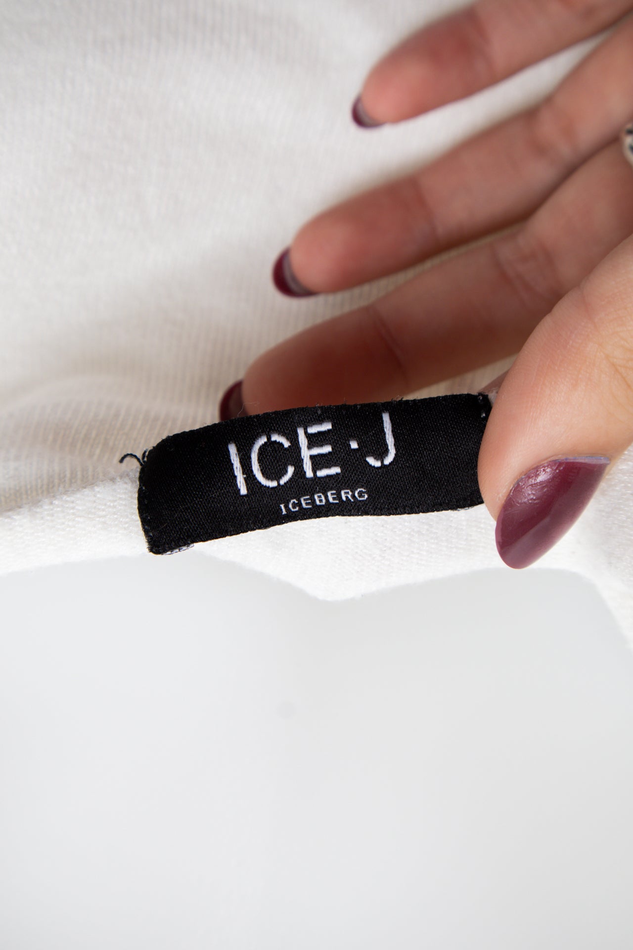 #020 Ice . j Top White | c. 213 | Size 10