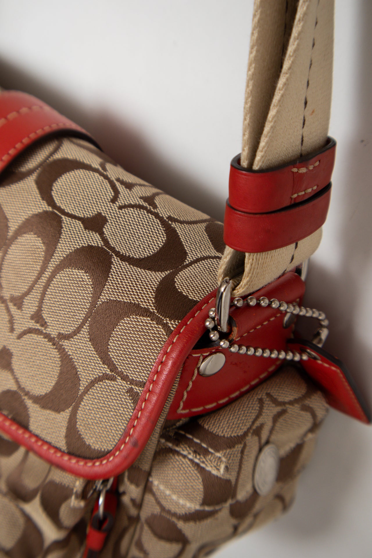 #159 Coach Shoulder Bag Beige | c. 180 | Size