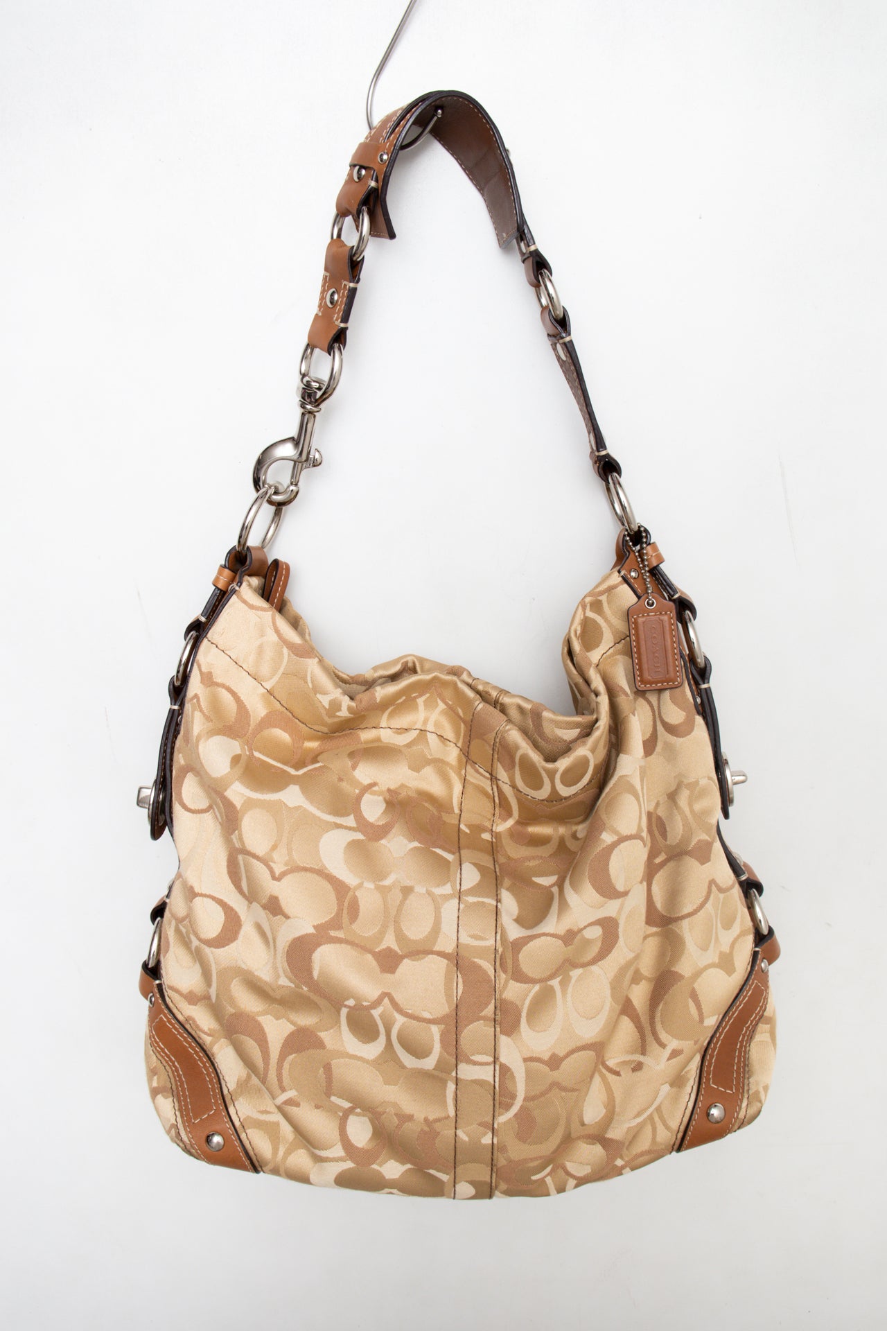 #195 Coach Shoulder Bag Beige | c. 195 | Size