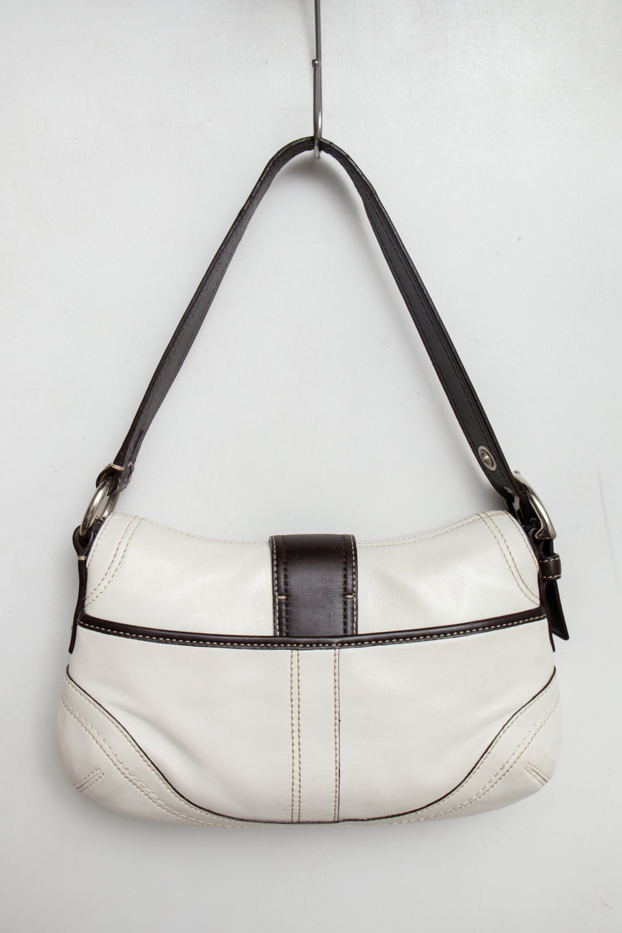 # Coach Shoulder Bag White | c. | Size