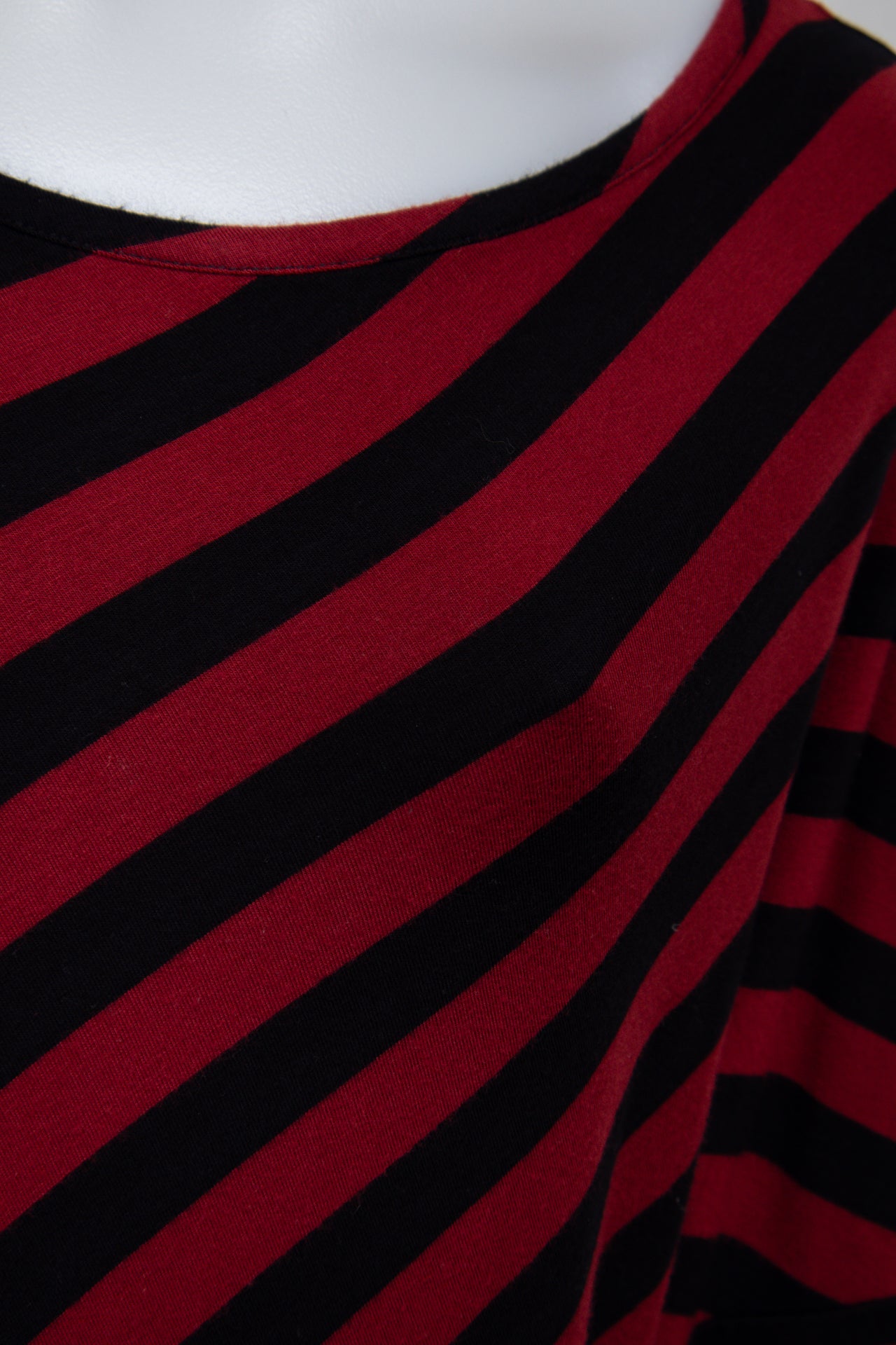 #60 Clock House T-shirt Red | c. 195 | Size 10