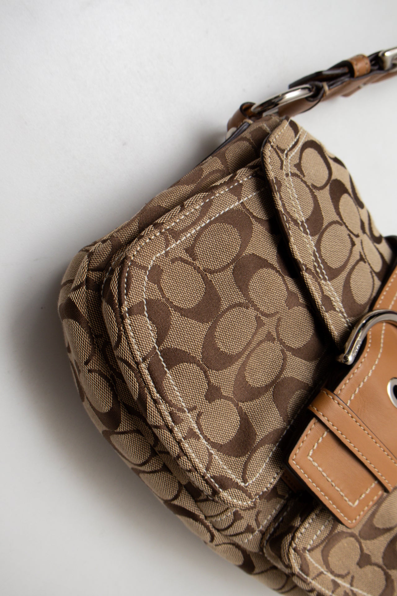 #196 Coach Shoulder Bag Brown | c. 196 | Size