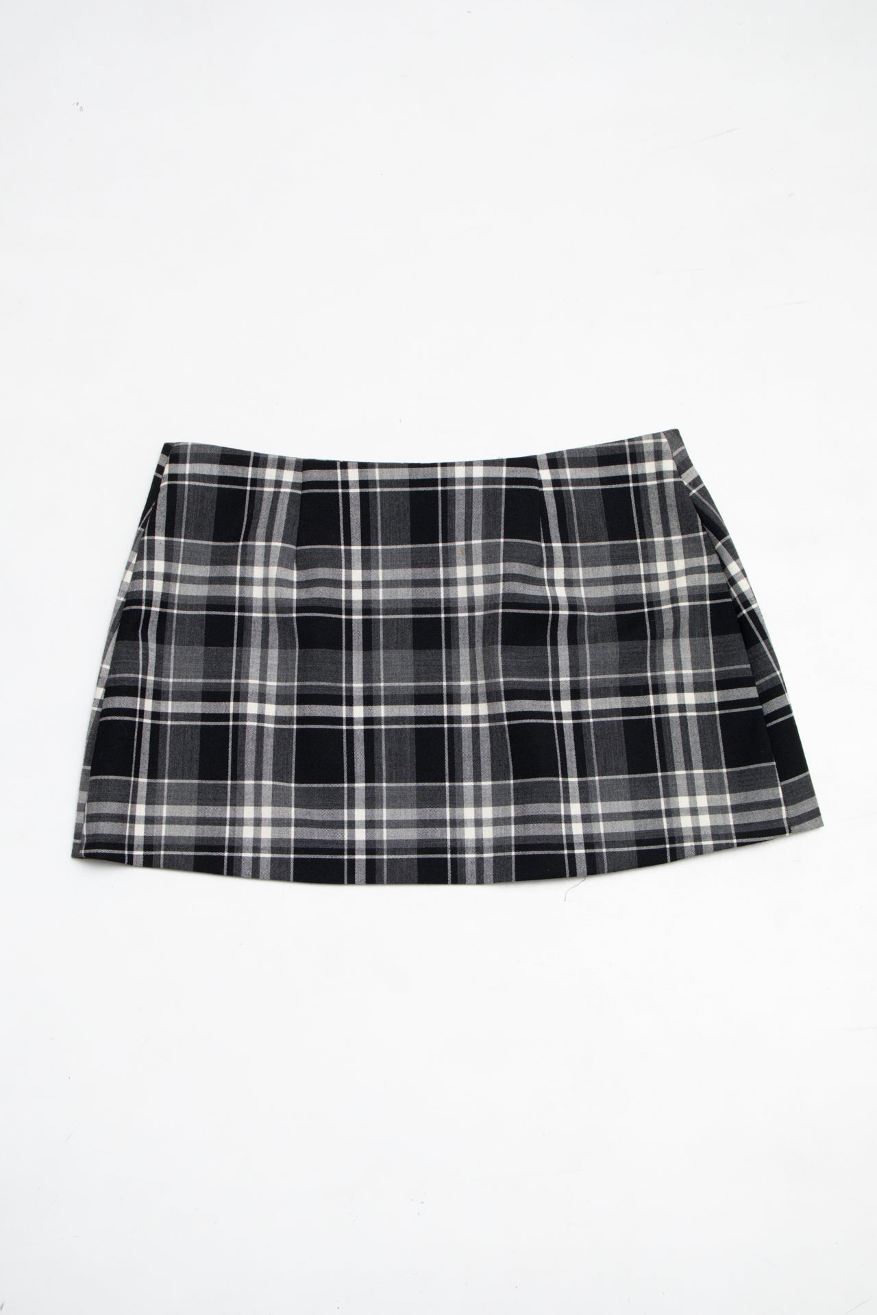 #208 Extro Mini Skirt Black | c. 205 | Size 6