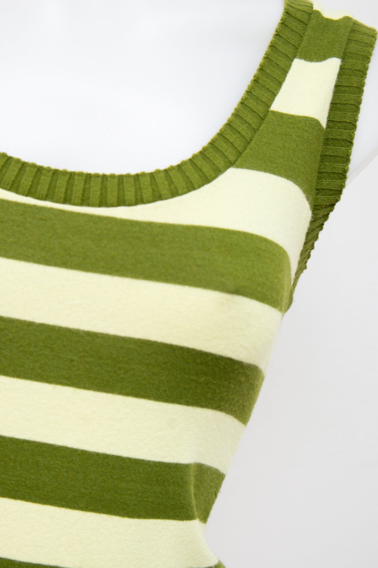 #053 Bsk Garments Tank Top Green | c. 202 | Size 8