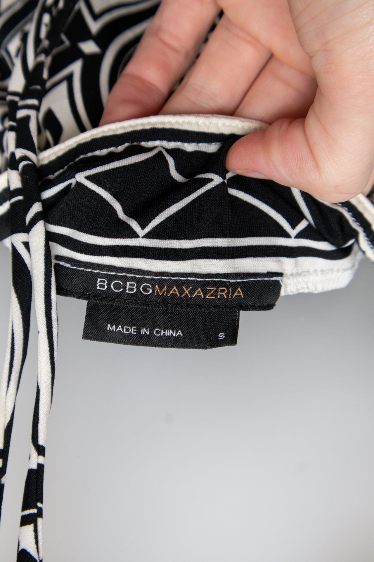 #142 Bcbgmaxazria Halter Top Black | c. 188 | Size 8