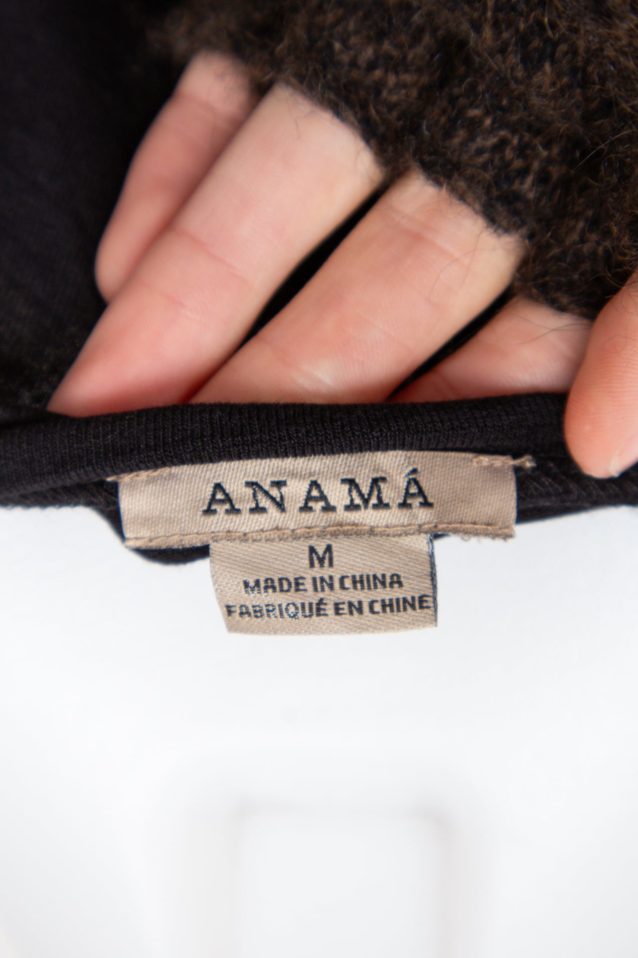 #71 Anama Tank Top Black | c. 195 | Size 8/10