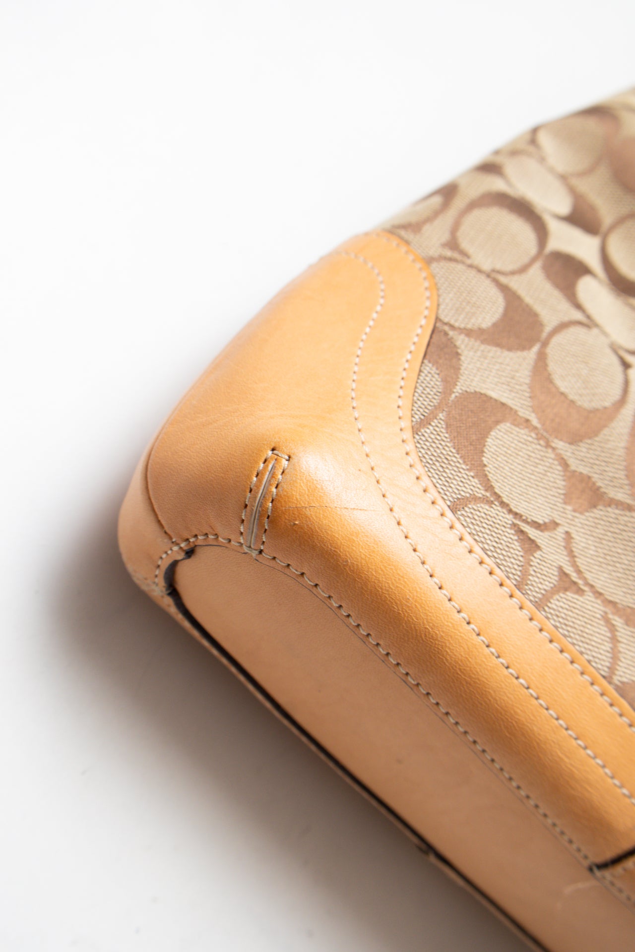 #200 Coach Shoulder Bag Brown | c. 203 | Size