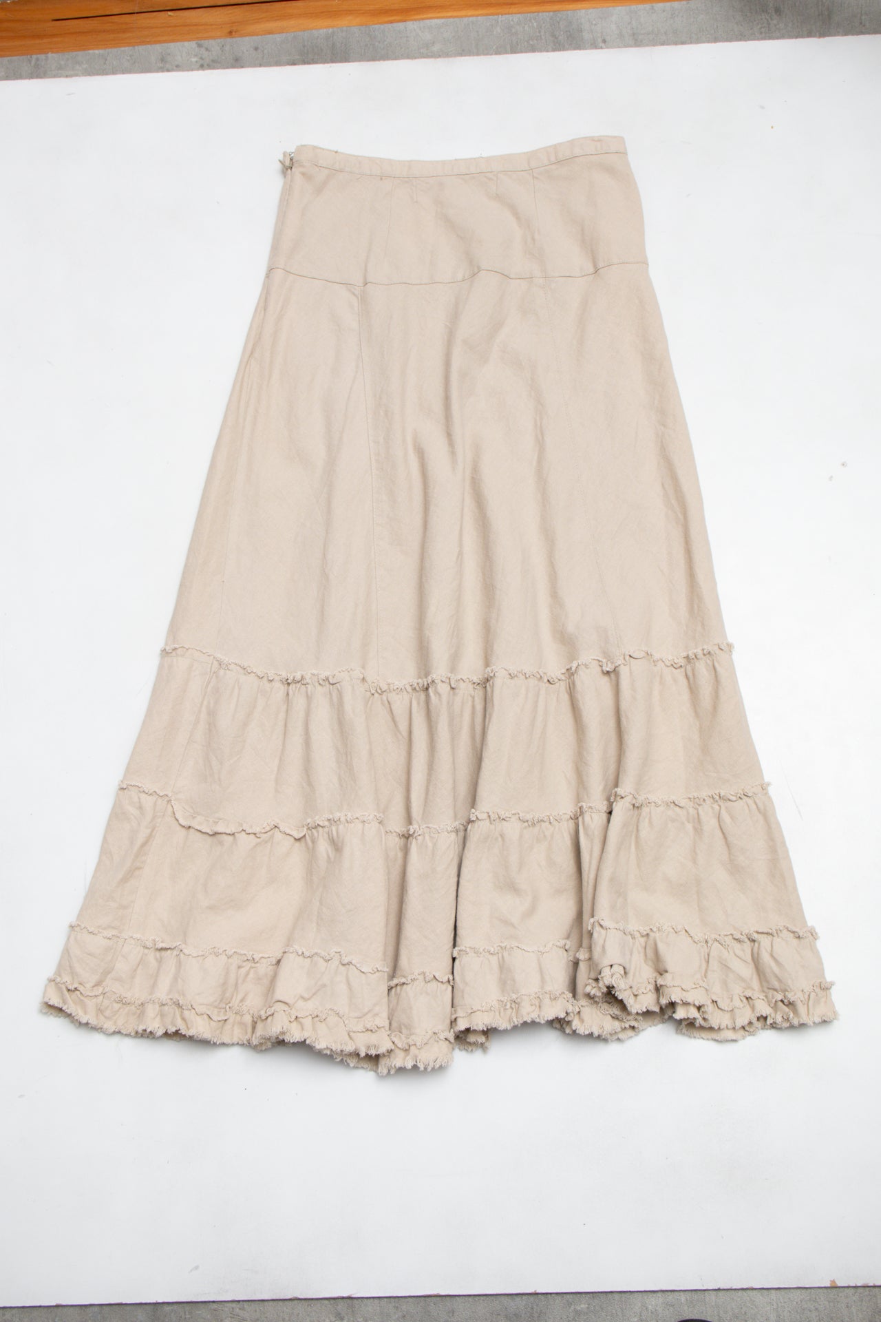 #154 Ashley By 26 International Skirt Beige | c. 202 | Size 6