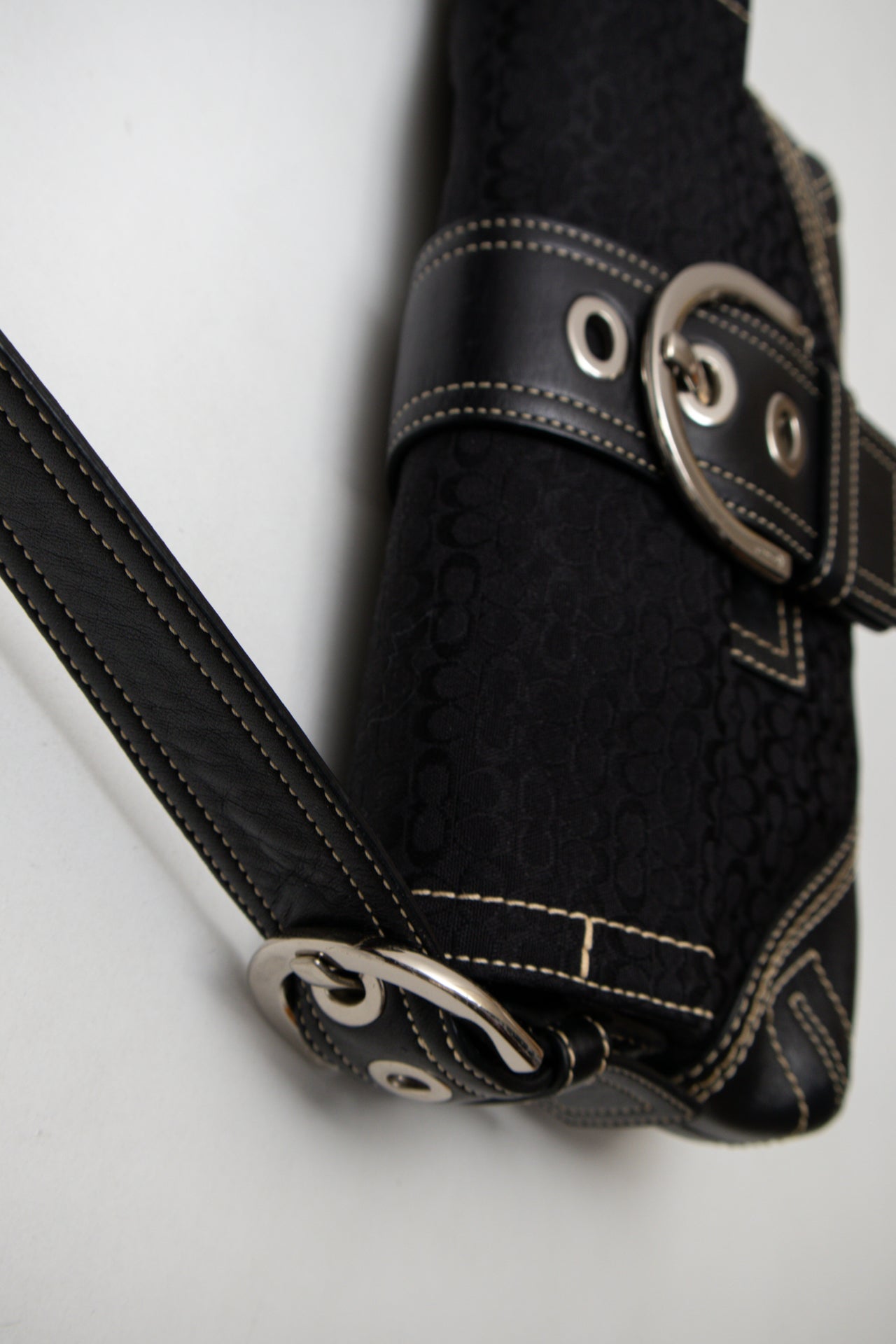 #184 Coach Flat Soho Bag Black | c. 196 | Size