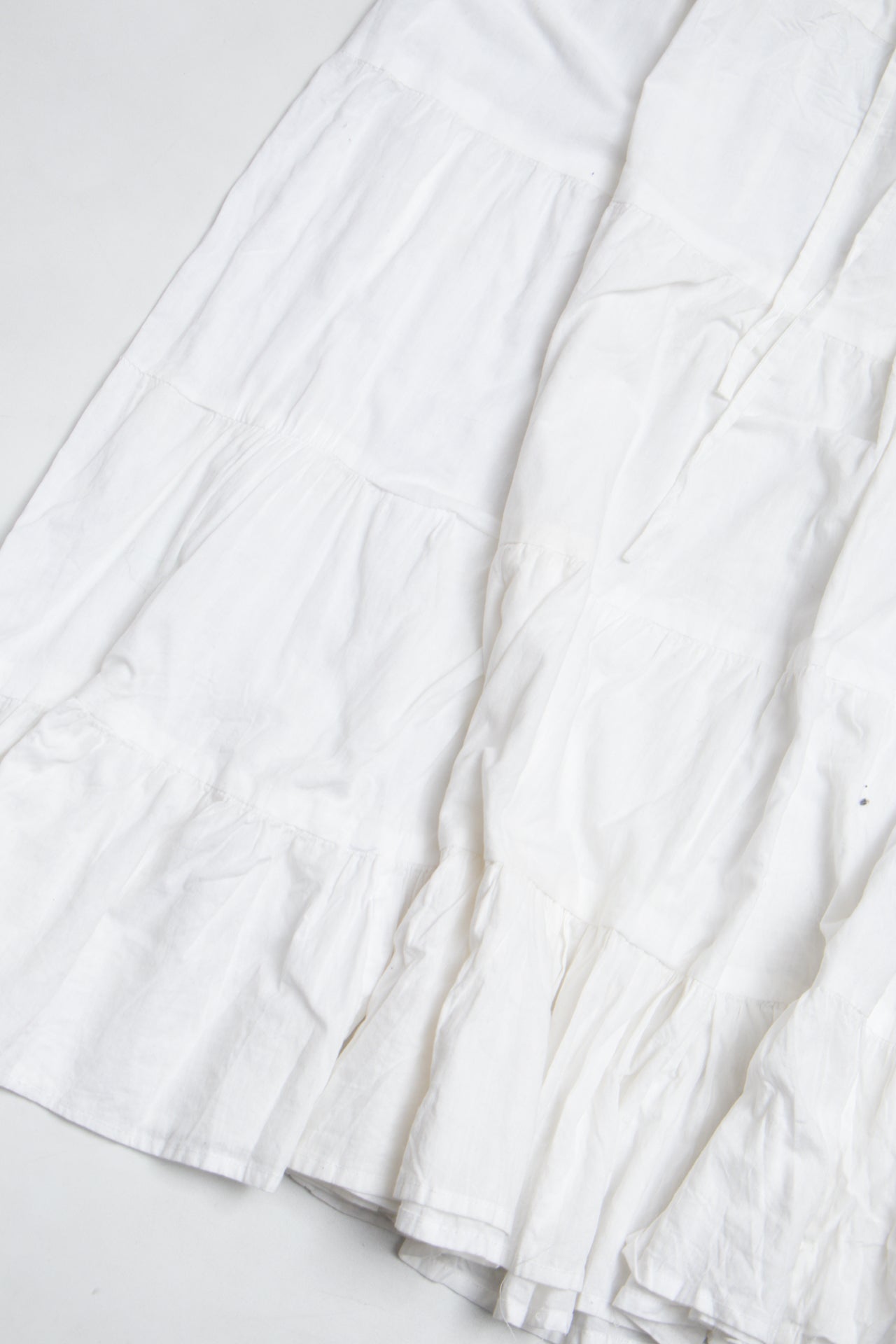 #115 Uniti Casuals Skirt White | c. 200 | Size 12/14