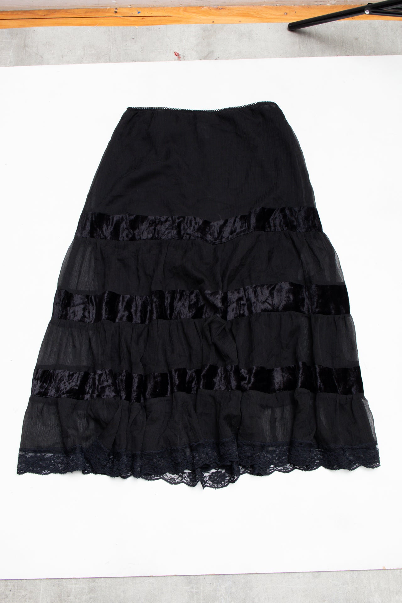 #110 Fleurish Skirt Black | c. 193 | Size 12