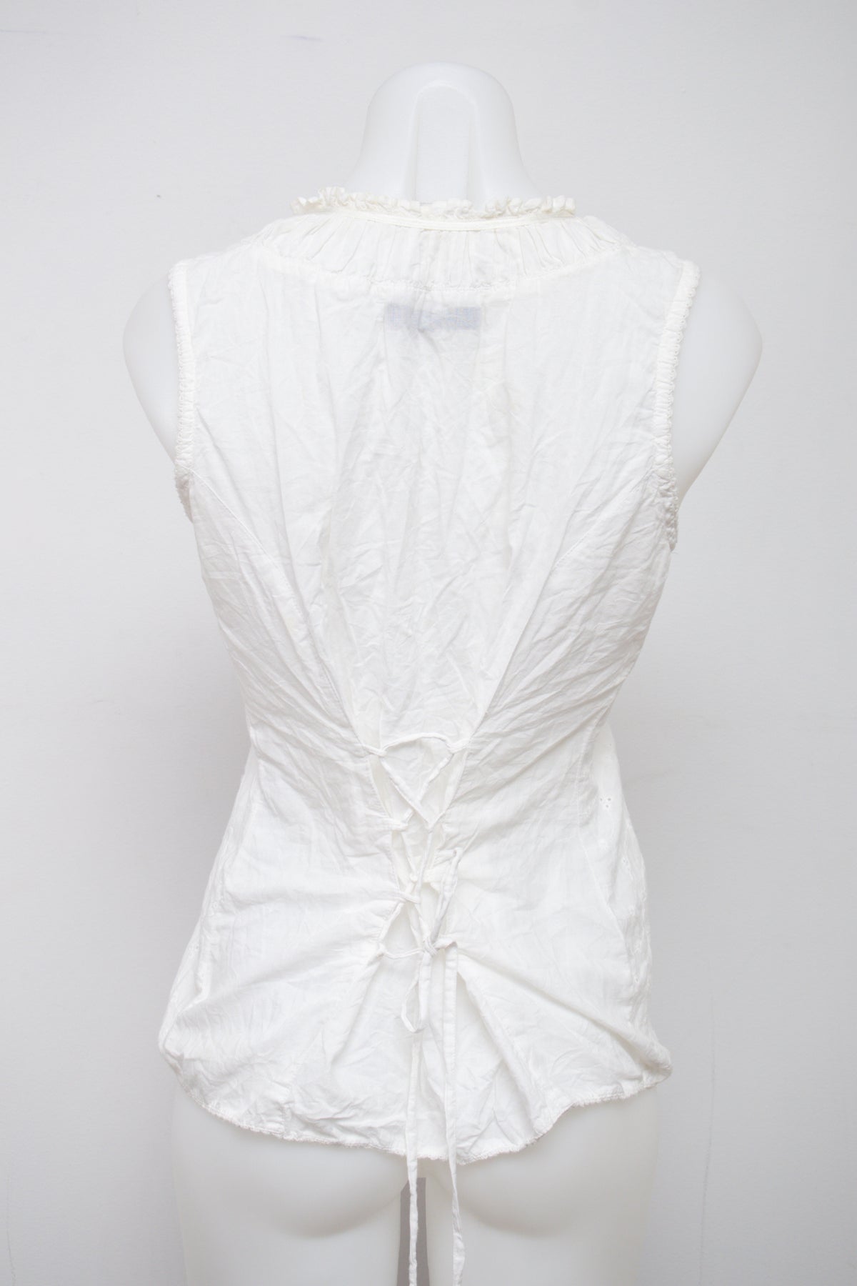 #022 Folia Short Sleeve White | c. 209 | Size 8