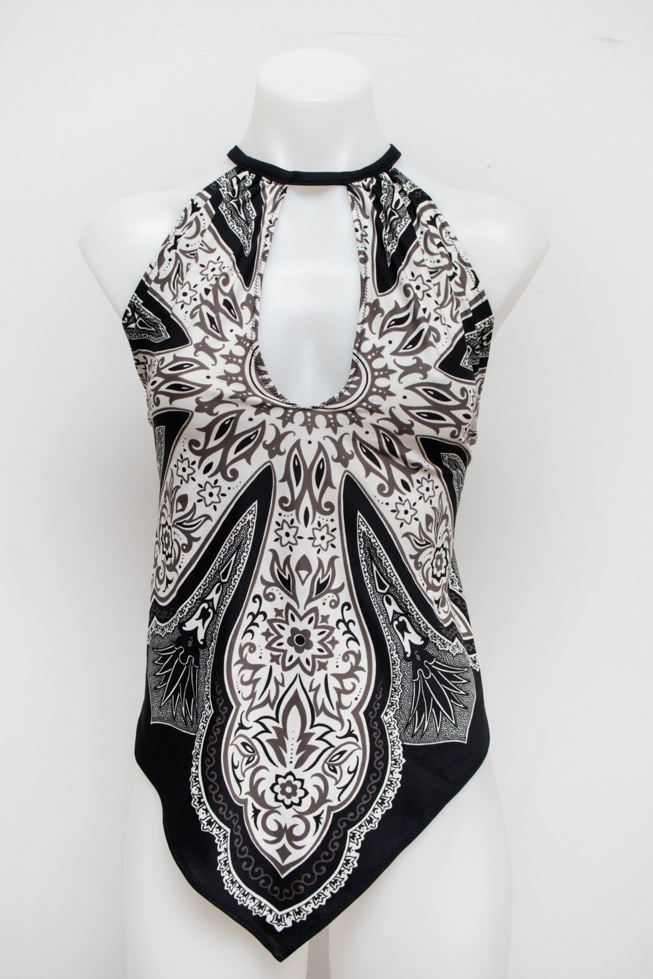 #192 Halter Top Black | c. 179 | Size 8