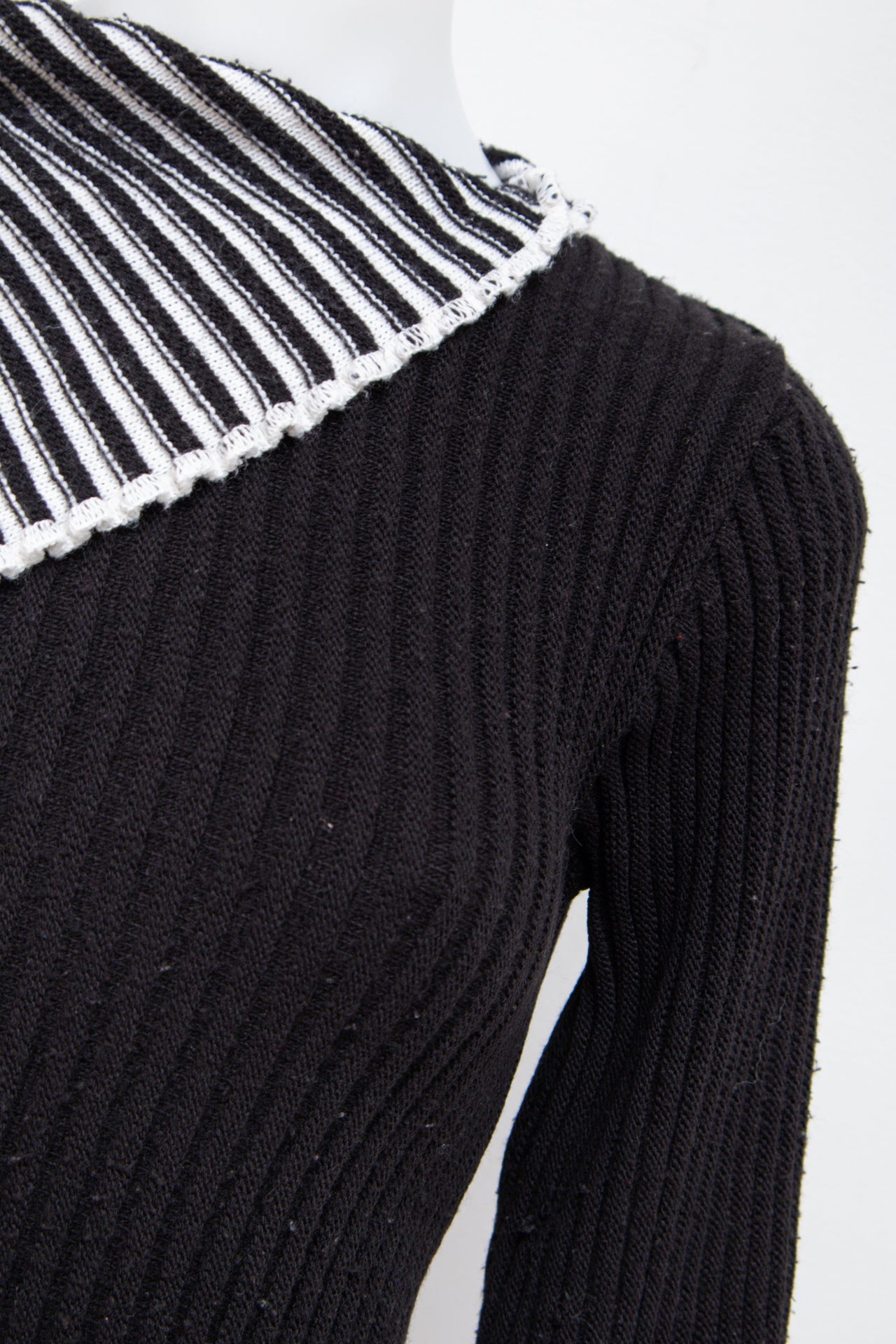 #117 J.n.y. Top Black | c. 195 | Size 8