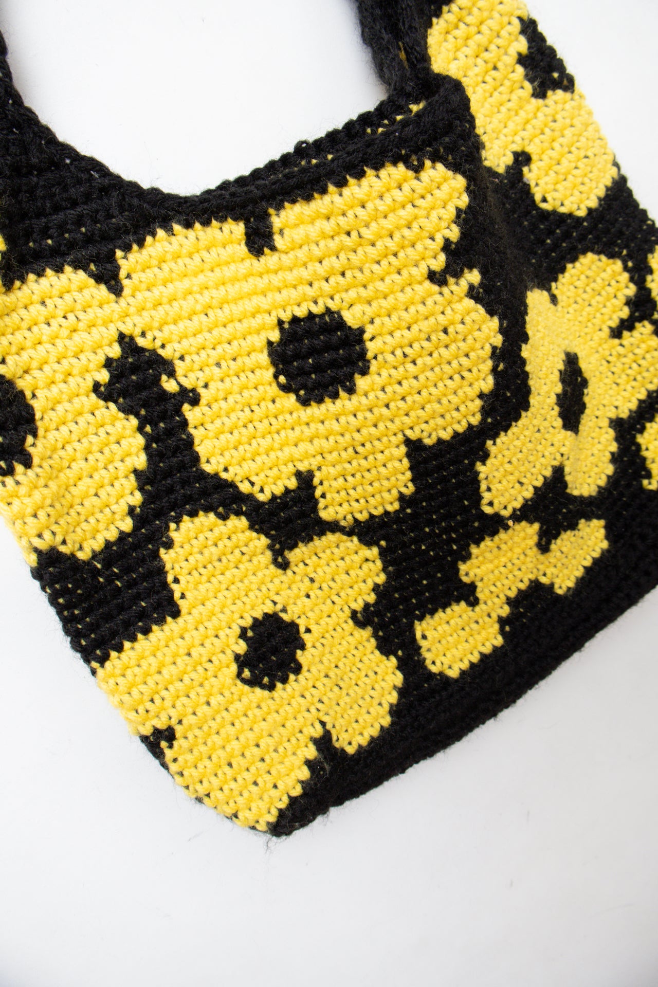 #193 Shoulder Bag Yellow | c. 207 | Size