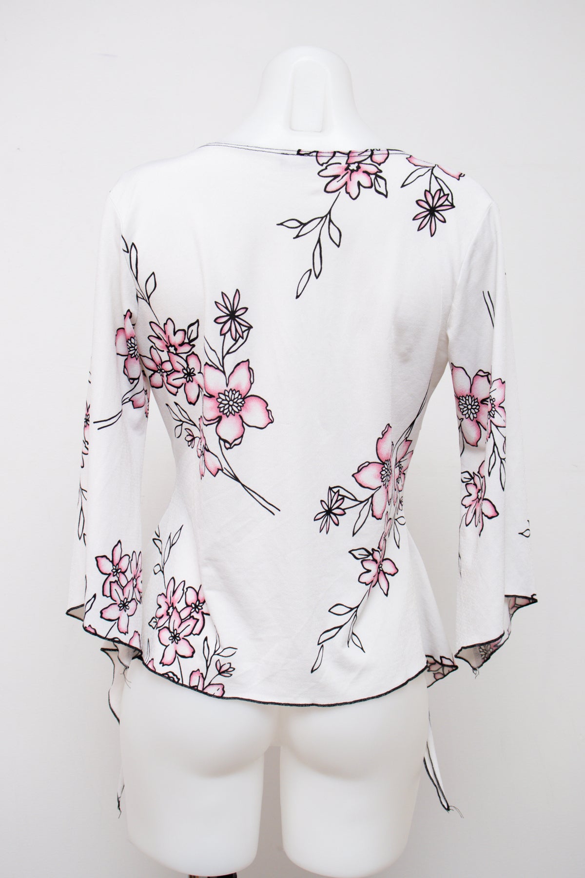 #122 Catty Long Sleeve White | c. 208 | Size 12