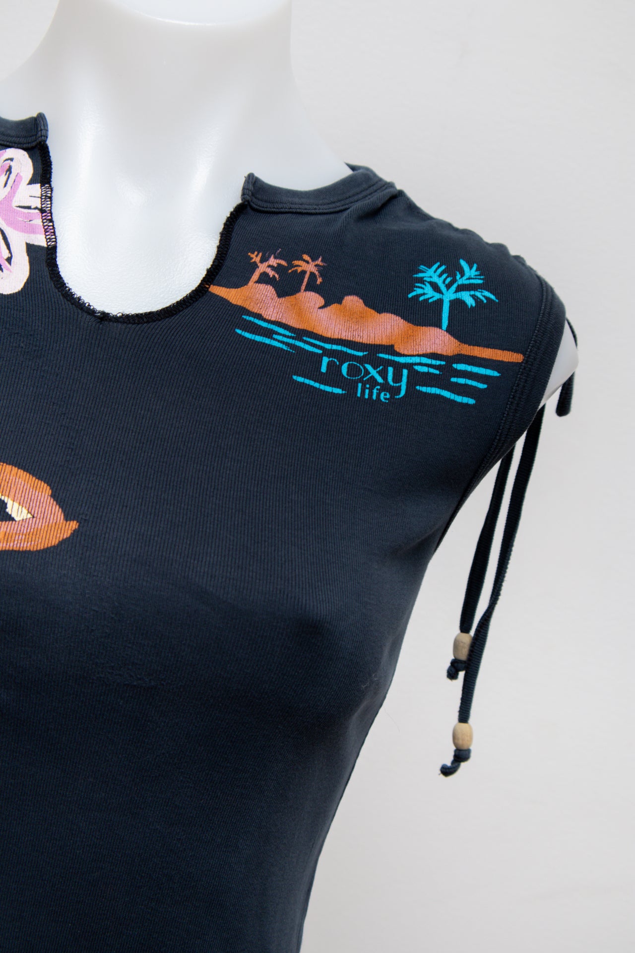 #11 Roxy Tank Top Black | c. 192 | Size 8