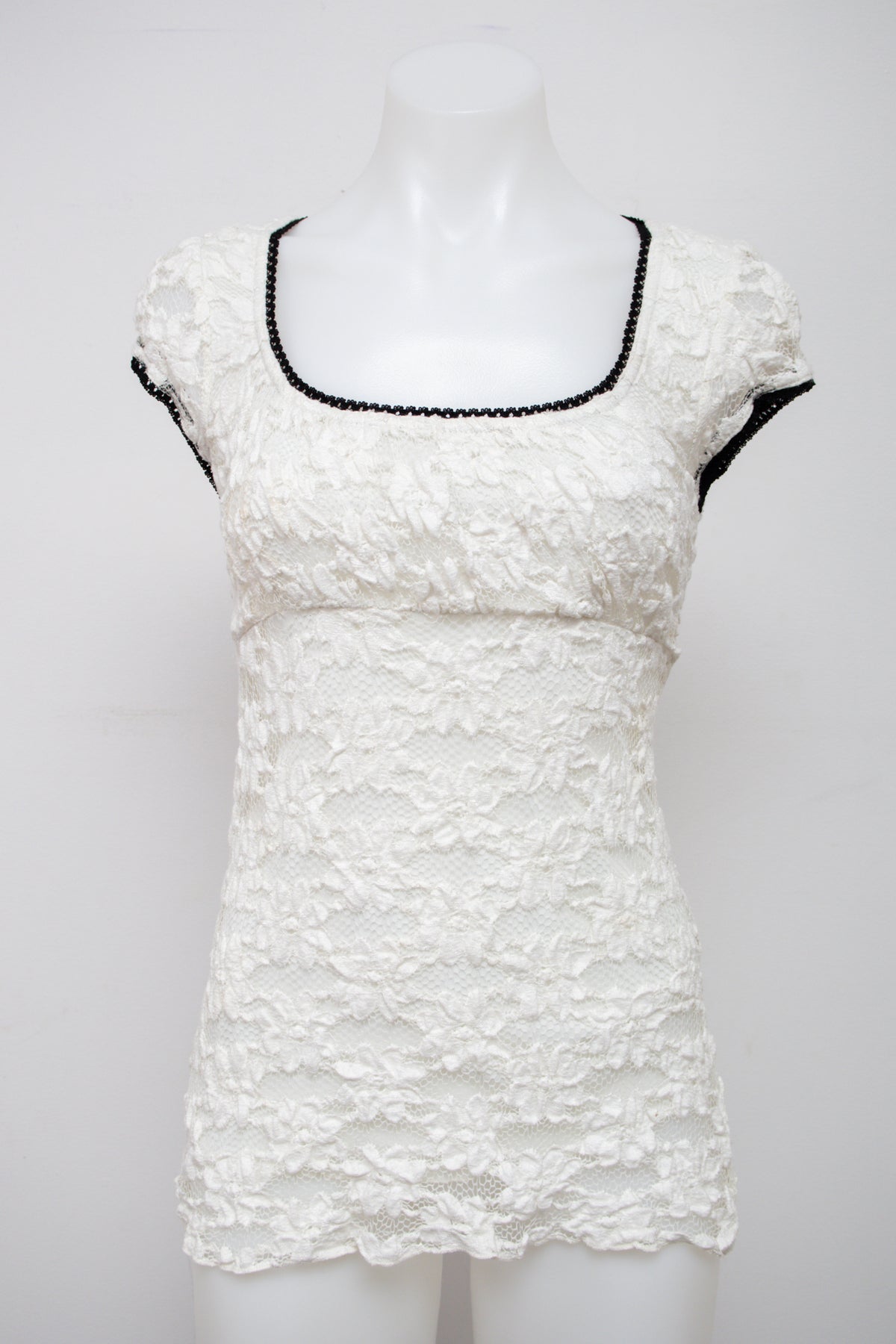 #021 Wrapper Short Sleeve White | c. 209 | Size 8