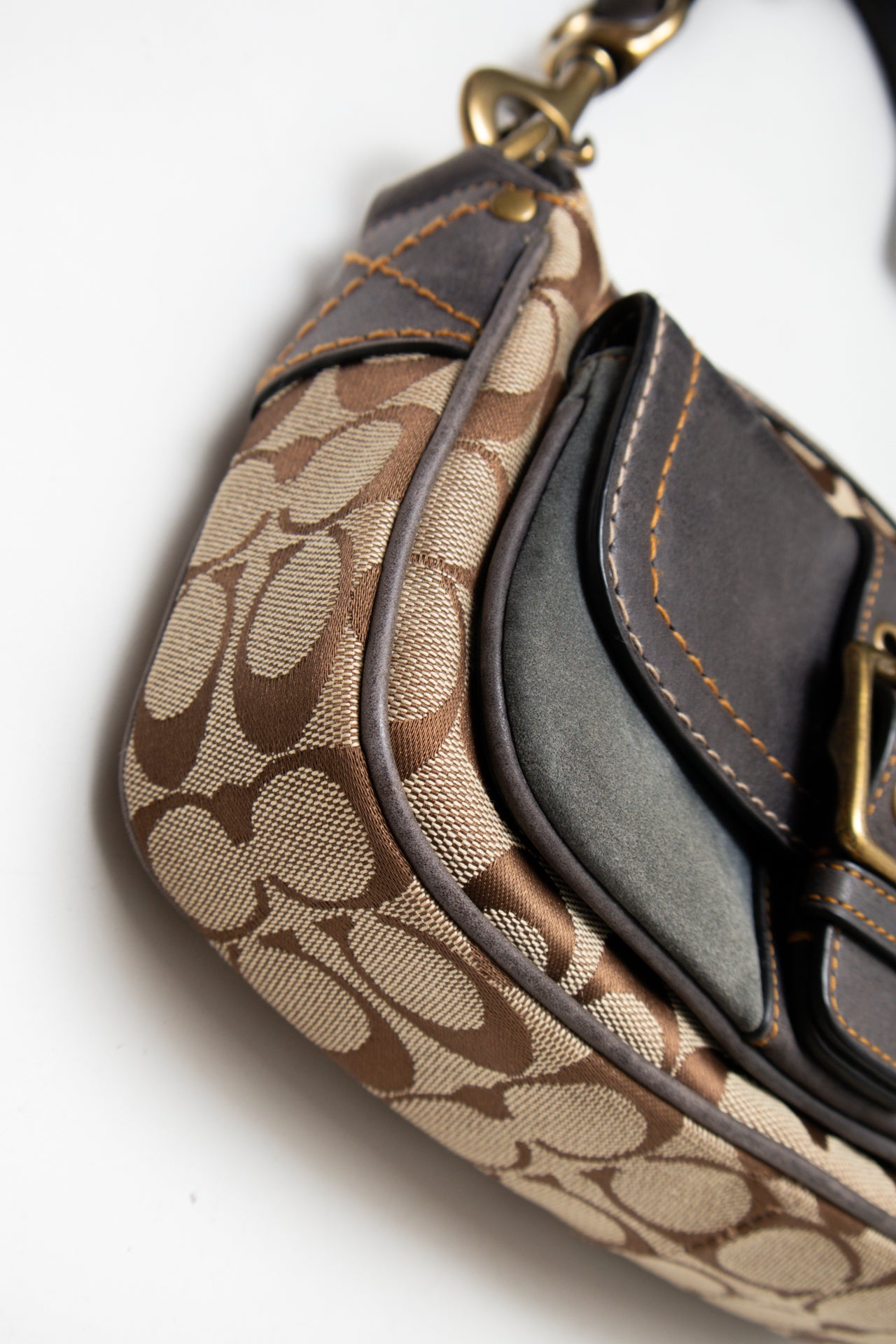#152 Coach Shoulder Bag Brown | c. 187 | Size