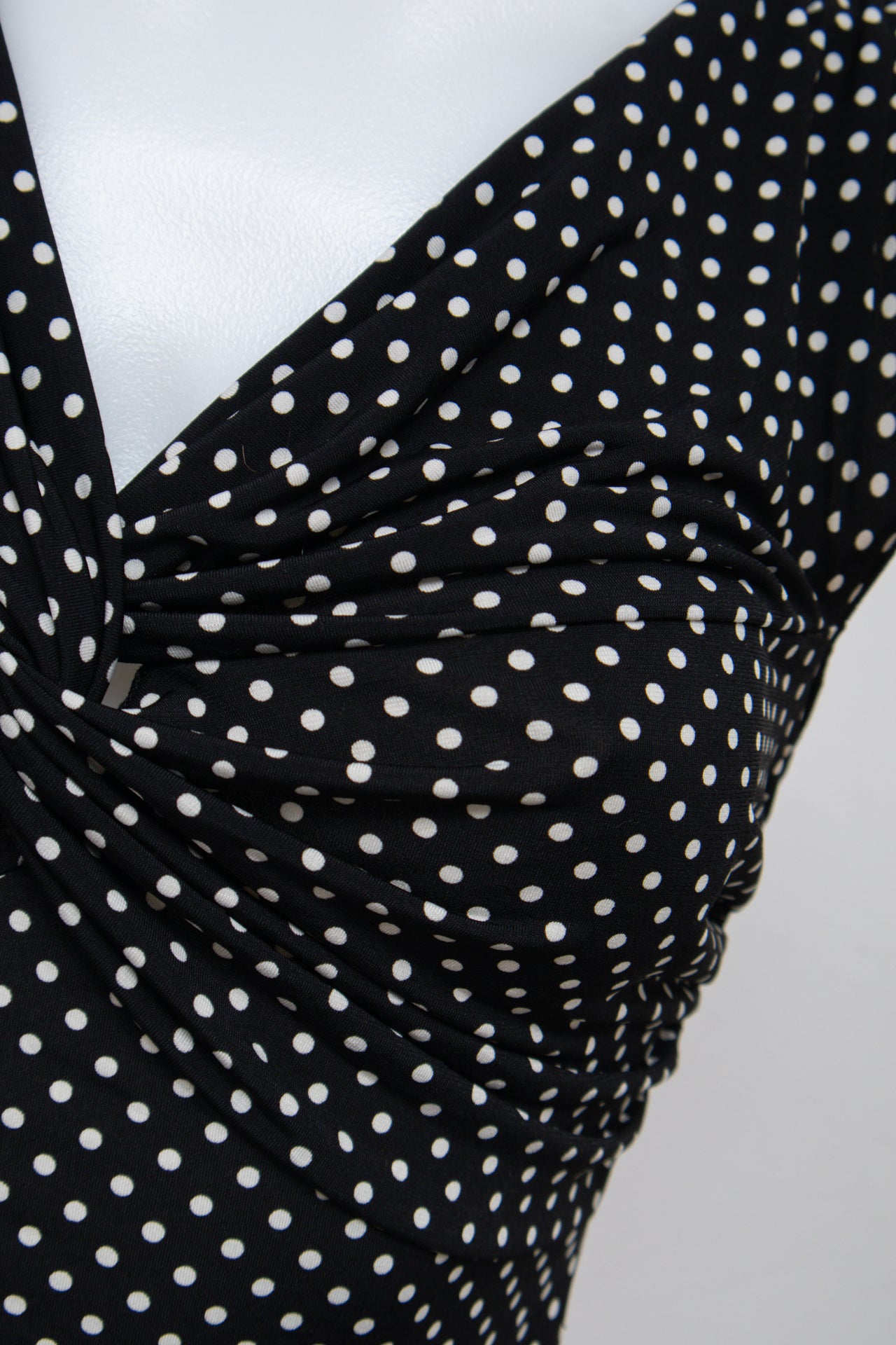 #027 Jonden Short Sleeve Black | c. 209 | Size 8