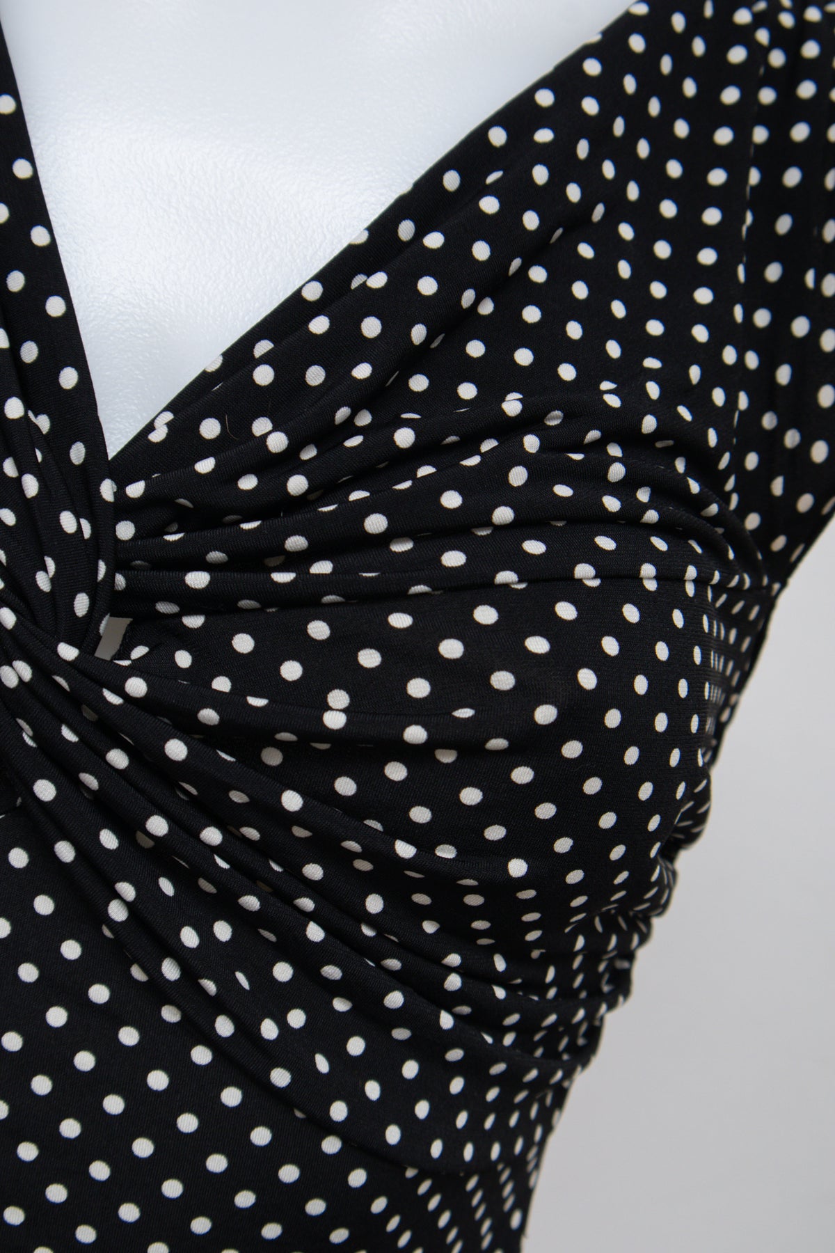 #027 Jonden Short Sleeve Black | c. 209 | Size 8